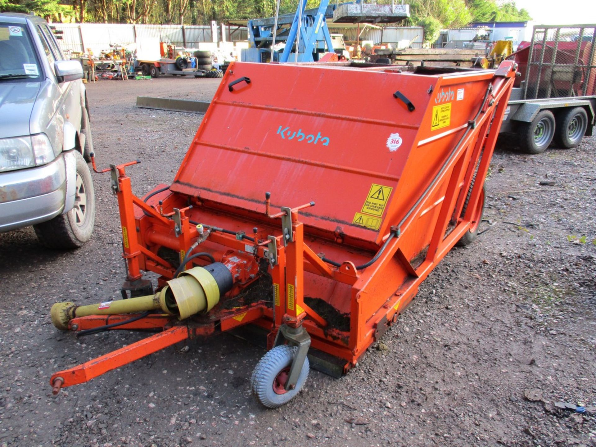 KUBOTA PTO SWEEPER/VAC