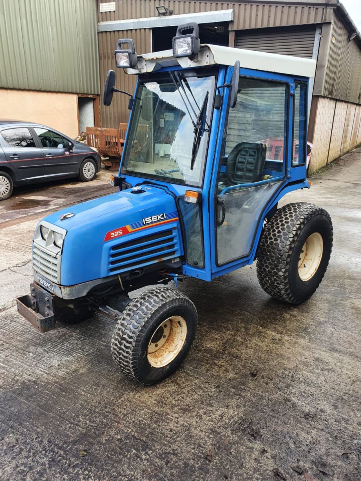 ISEKI 325 CABBED COMPACT TRACTOR 1602HRS SRD