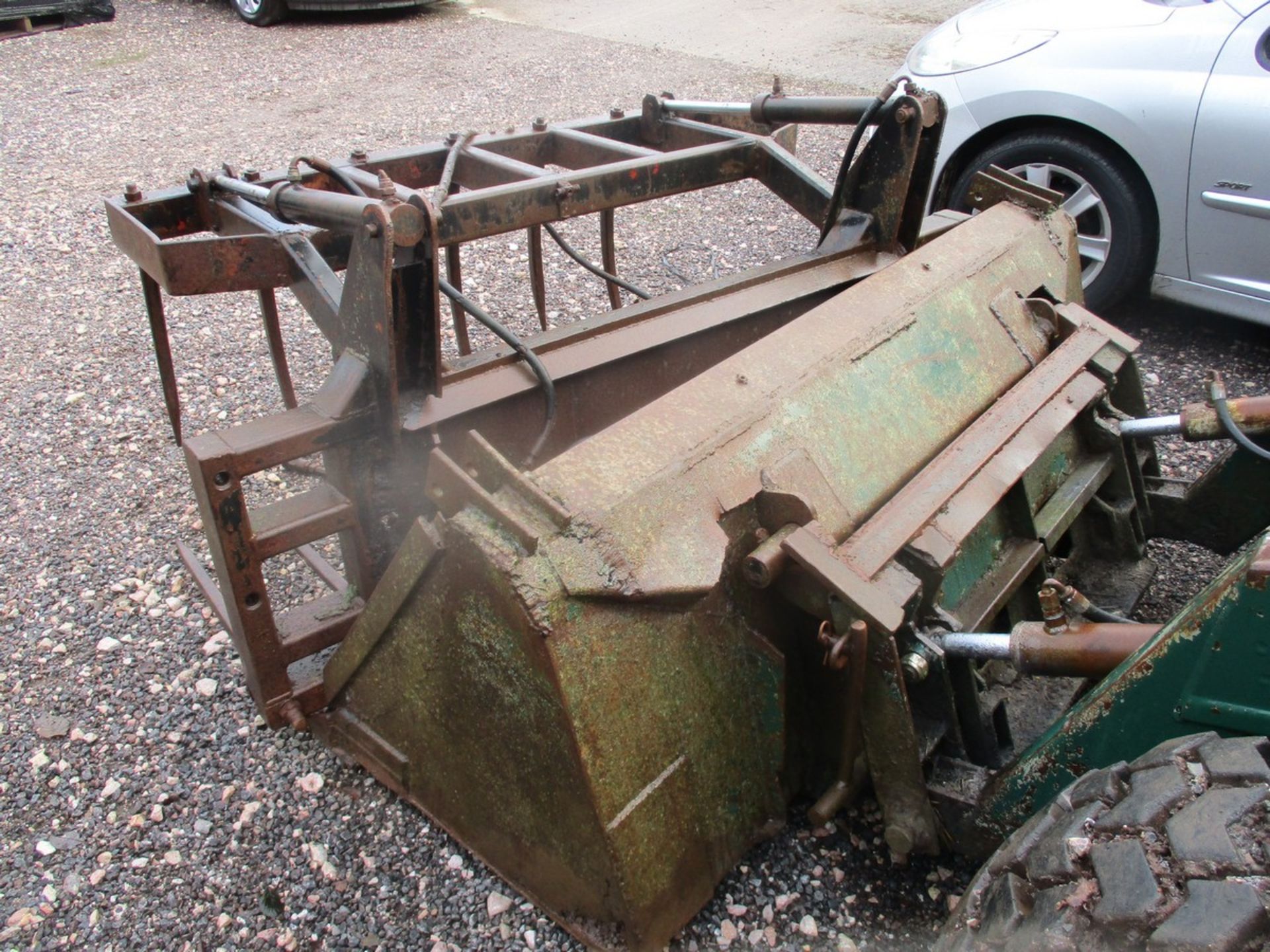 FORD SKIDSTEER C/W BUCKET & GRAB - Image 5 of 9