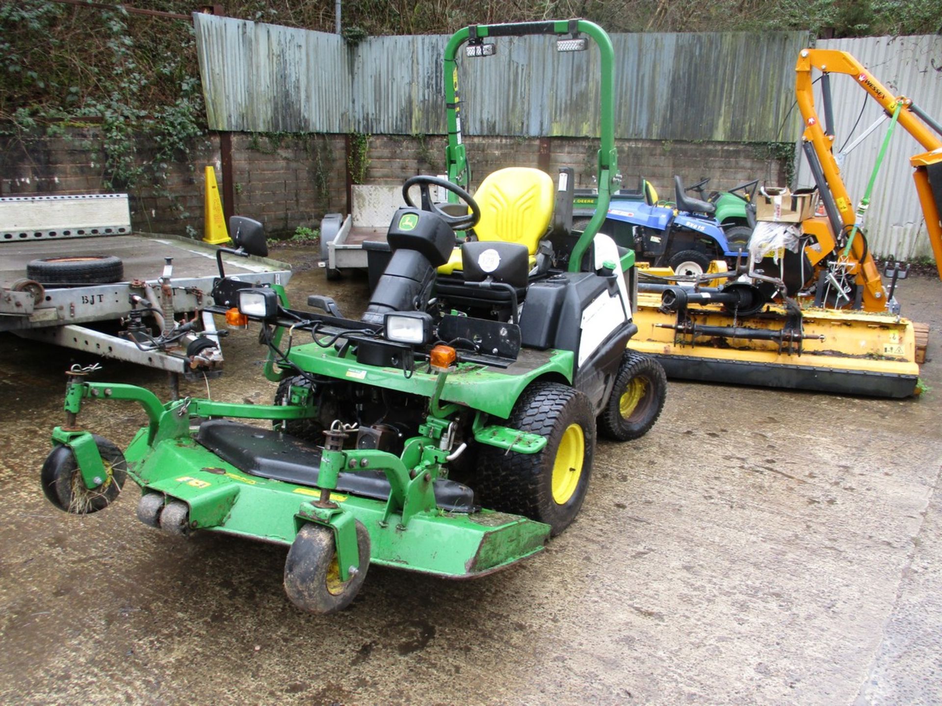 JOHN DEERE 1580 OUTFRONT MOWER 2178HRS 2016 C.W V5 1 COUNCIL OWNER FROM NEW - Image 6 of 6