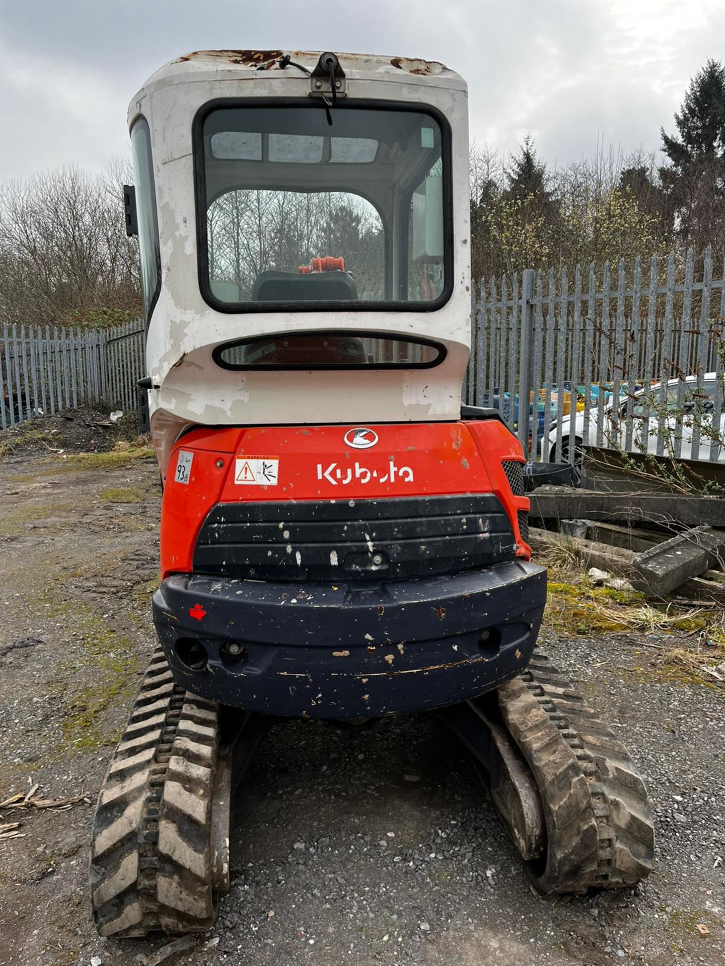 KUBOTA U25 DIGGER 2011 C.W QUICK HITCH & 3 BUCKETS 4290HRS - Image 3 of 9