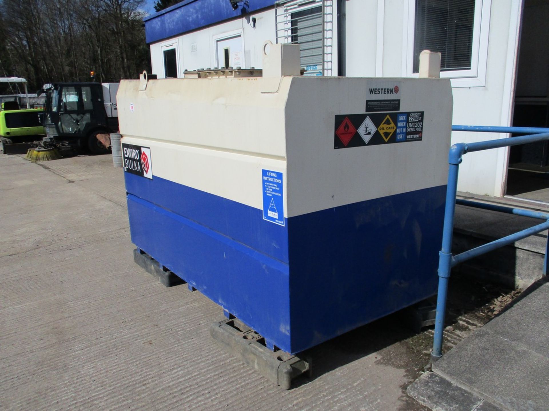 WESTERN 2200 LITRE DIESEL TANK - Image 2 of 2