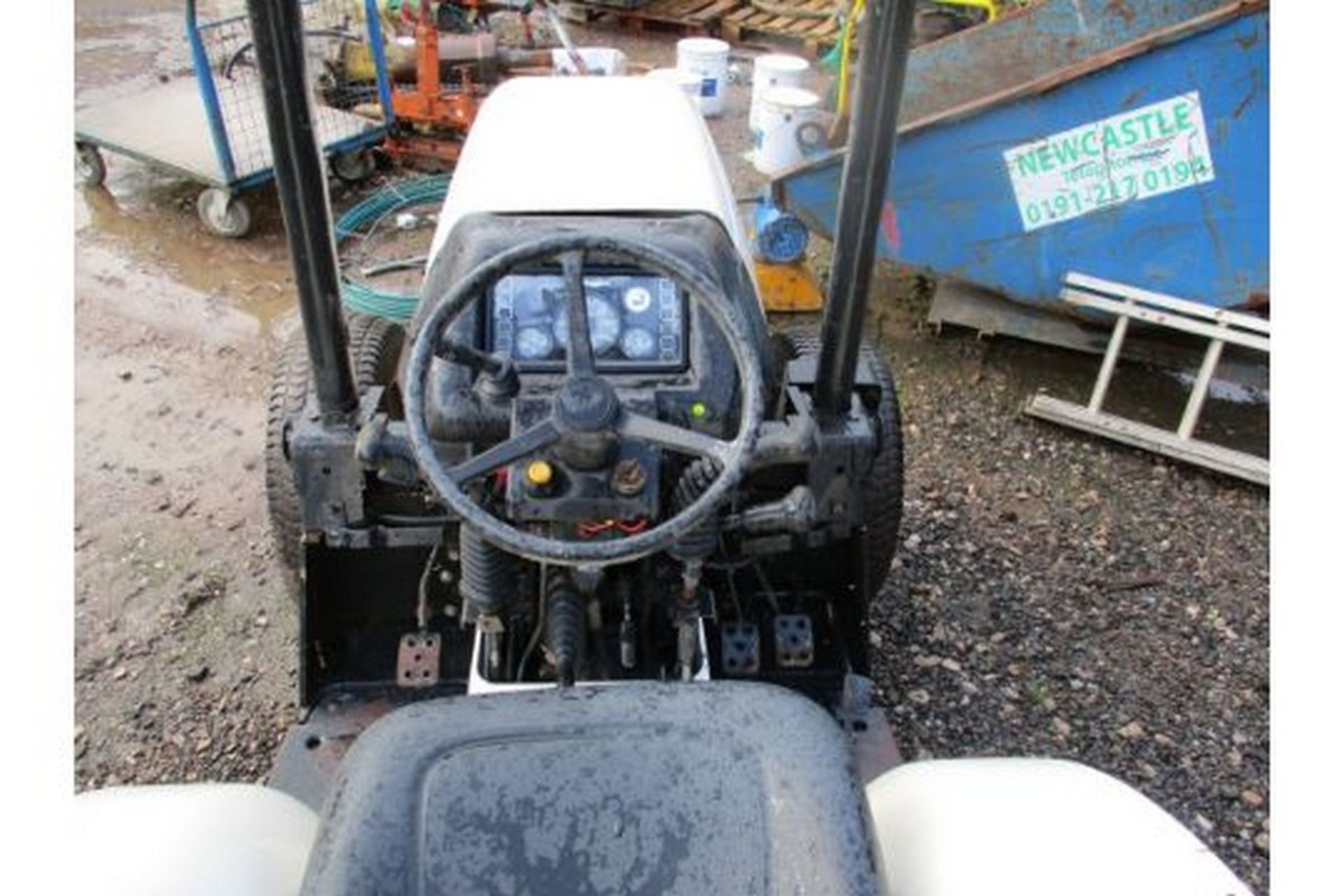 LAMBORGHINI RUNNER COMPACT TRACTOR - Image 4 of 5