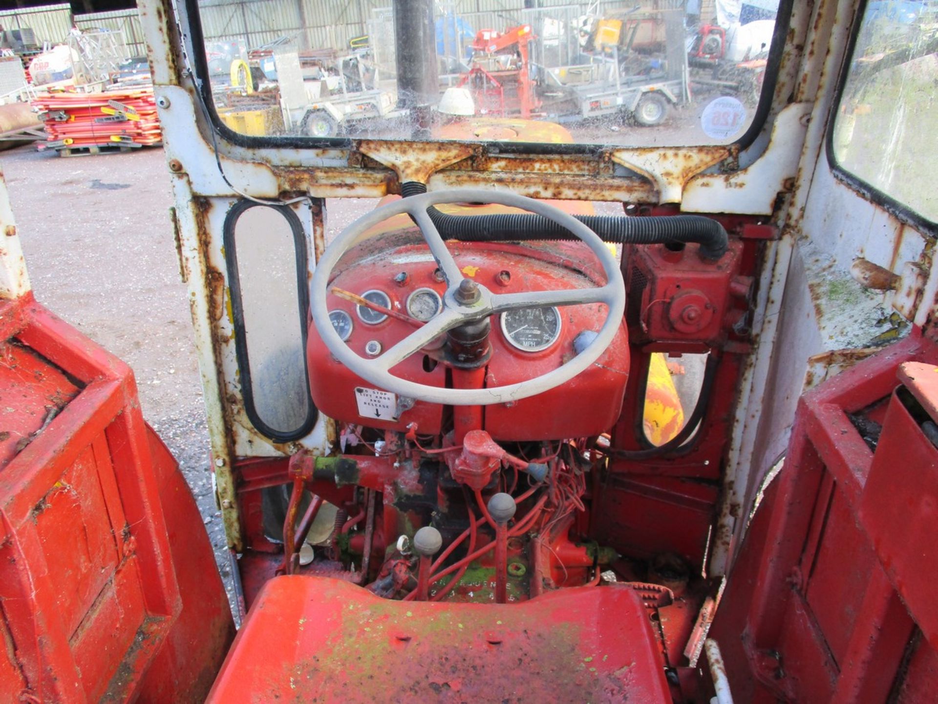 DAVID BROWN 990 TRACTOR - Image 4 of 4
