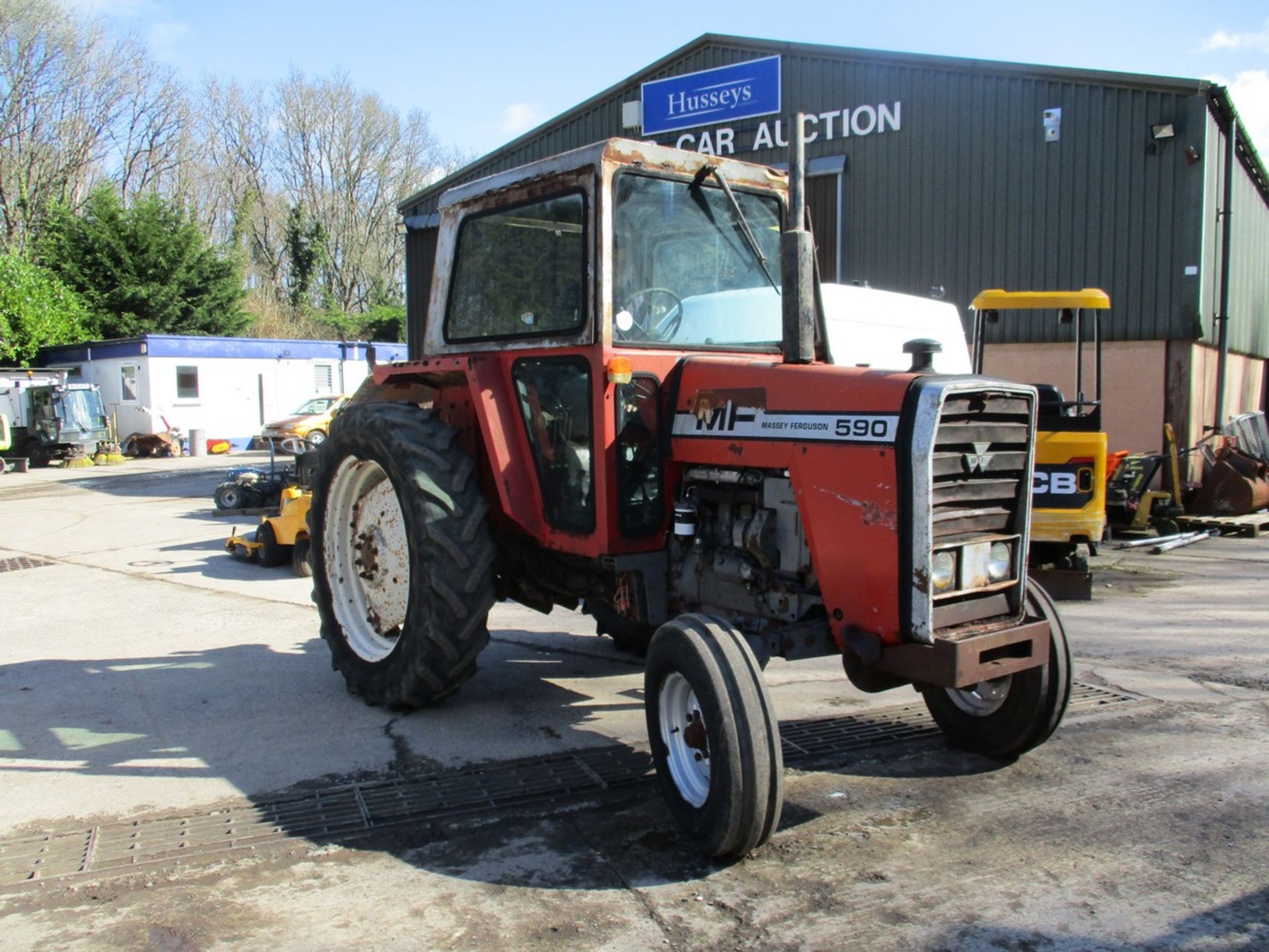 MASSEY FERGUSON 590 2WD TRACTOR 8400HRS - Image 6 of 9