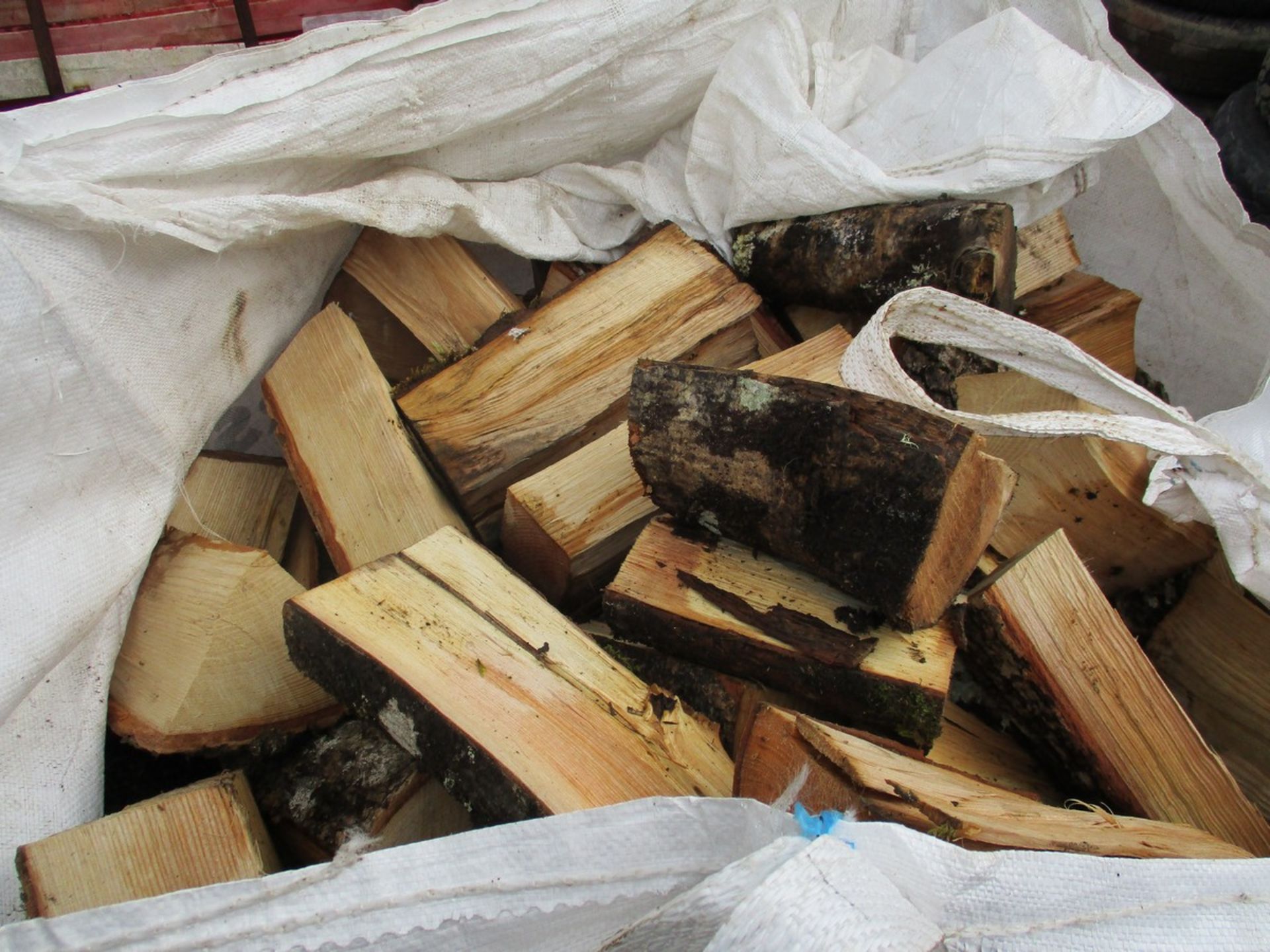 DUMPY BAG OF LOGS - Image 2 of 2