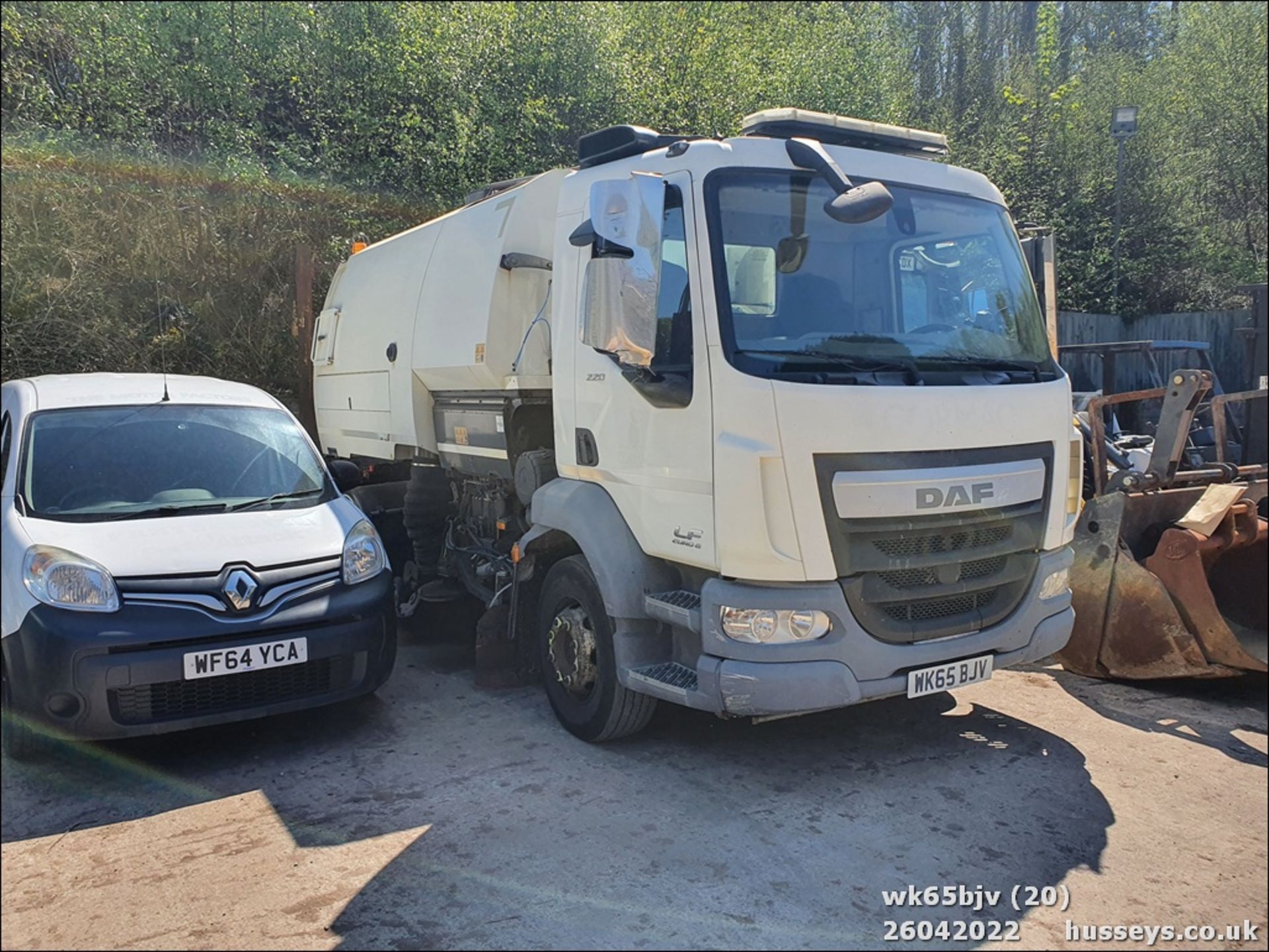 16/65 DAF TRUCKS LF 220FA SWEEPER - 6700cc 2dr (White, 100k) - Image 22 of 22