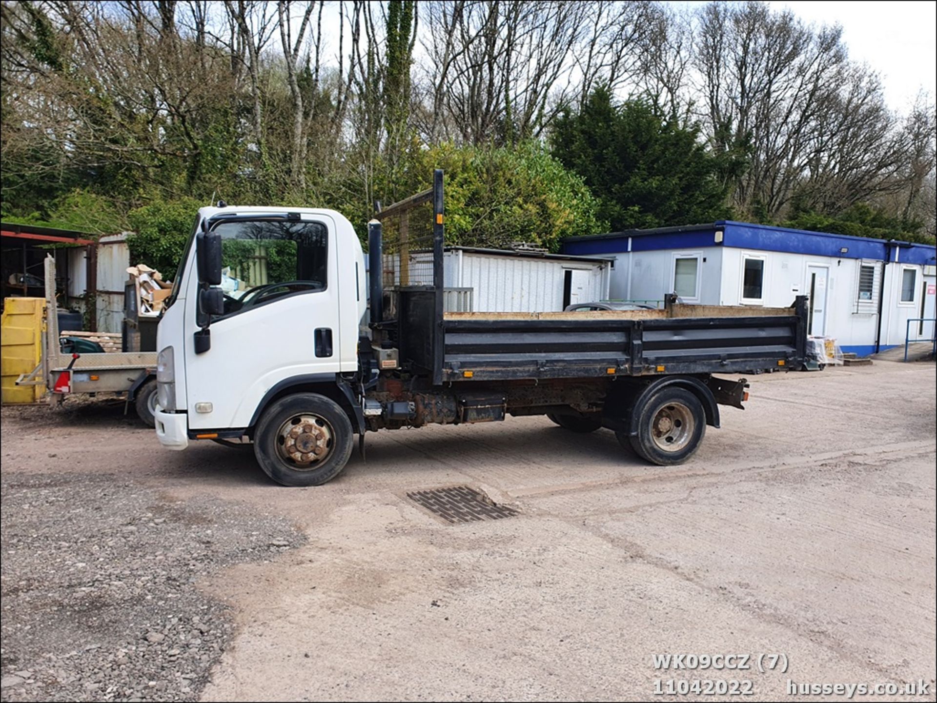 09/09 ISUZU TRUCKS NQR 70 - 5193cc 2dr Tipper (White, 205k) - Image 8 of 18