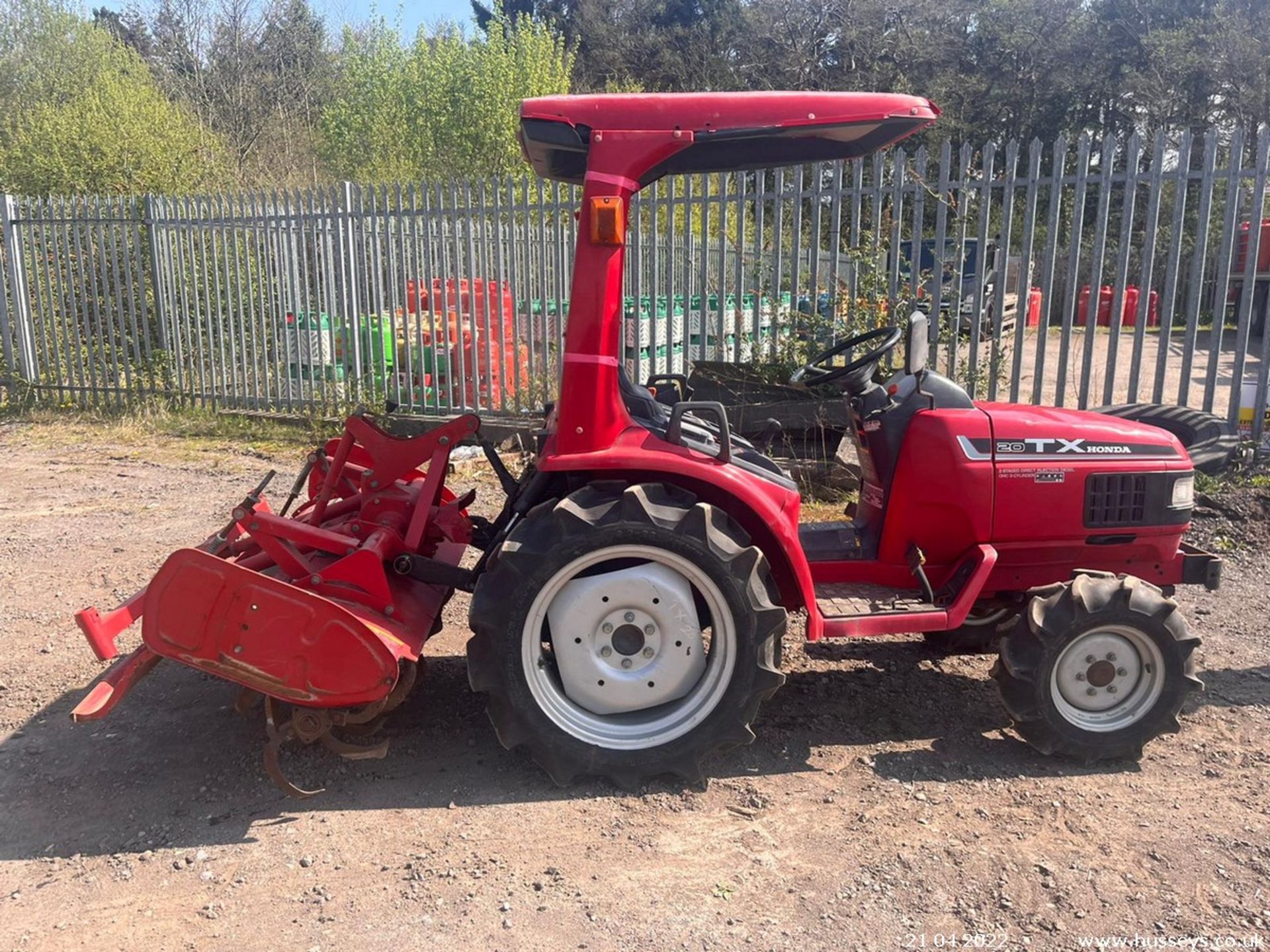 HONDA TX 20 COMPACT TRACTOR C.W ROTAVATOR SHOWING 892HRS RUNS DRIVES TINES TURN