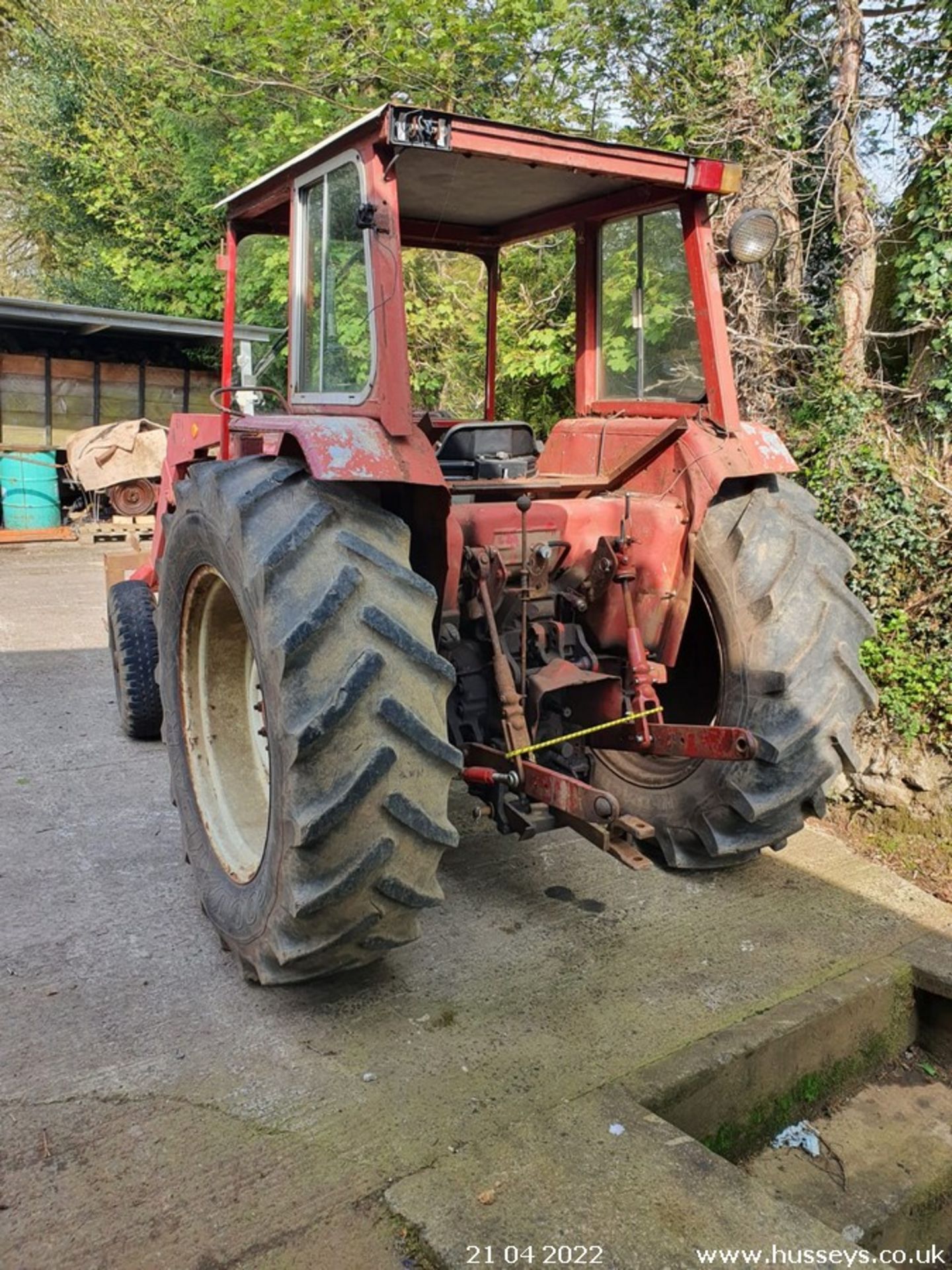 INTERNATIONAL 674 TRACTOR C.W LOADER - Image 5 of 10