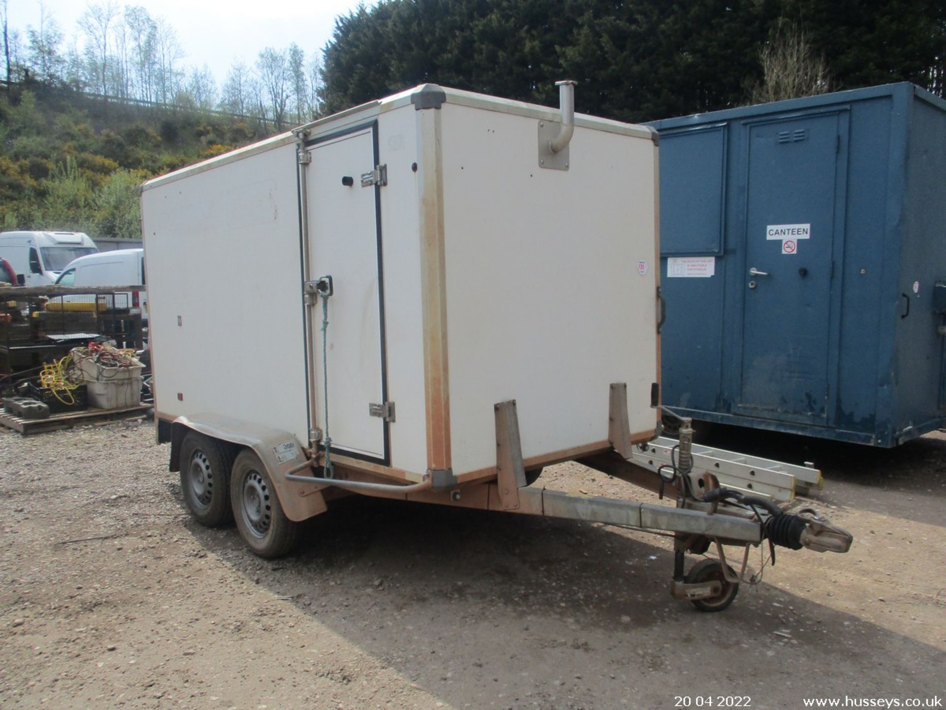 TWIN AXLE BOX TRAILER