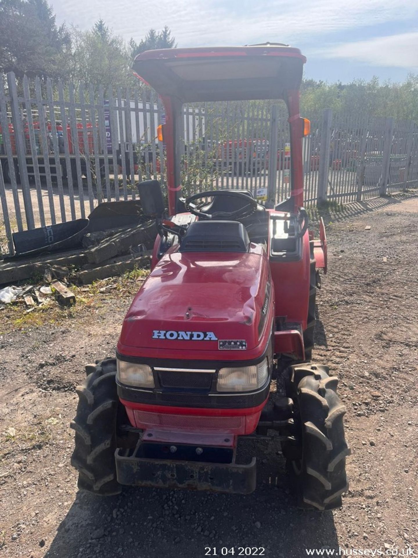 HONDA TX 20 COMPACT TRACTOR C.W ROTAVATOR SHOWING 892HRS RUNS DRIVES TINES TURN - Image 2 of 7