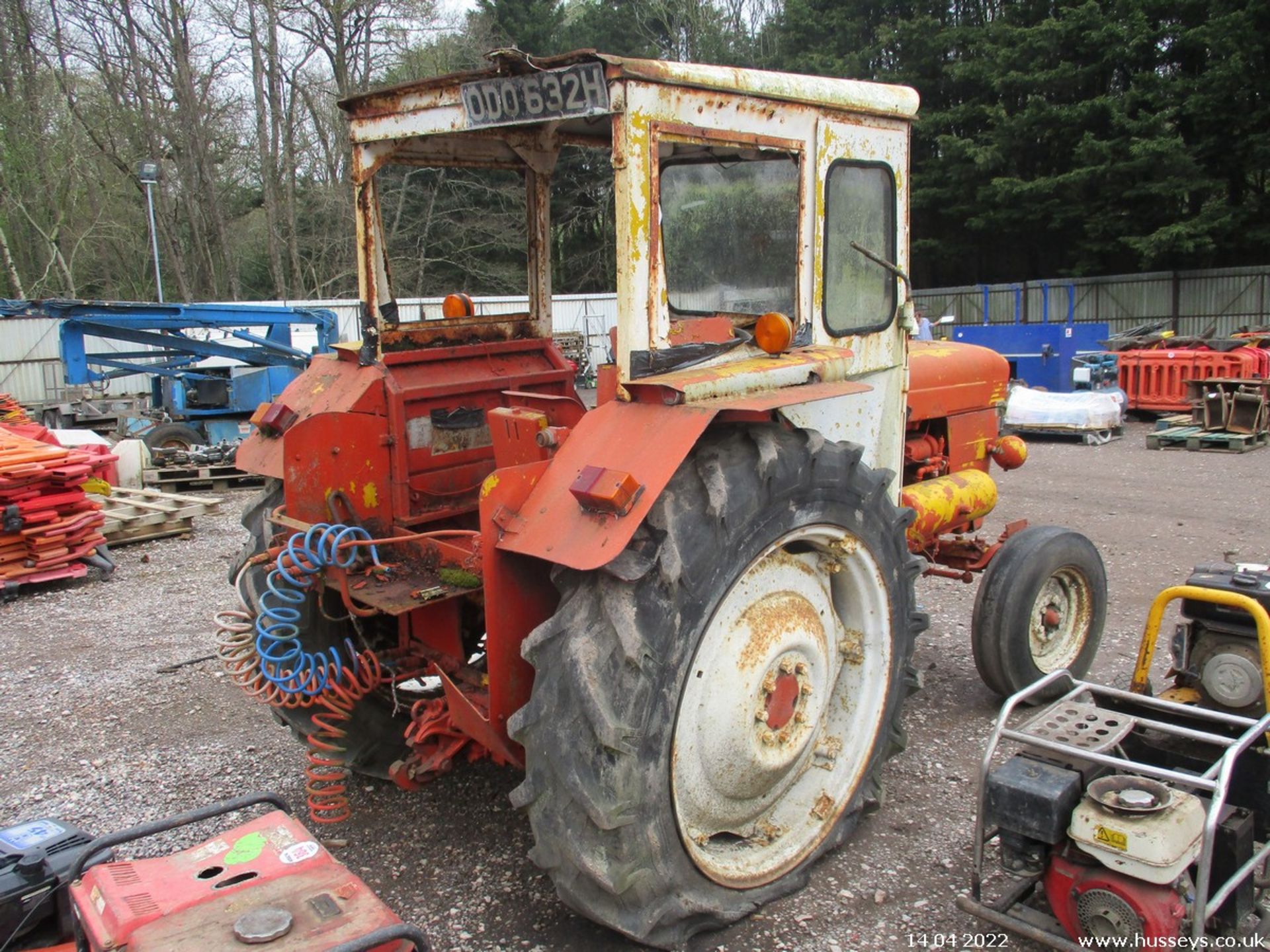 DAVID BROWN 990 TRACTOR - Image 4 of 8