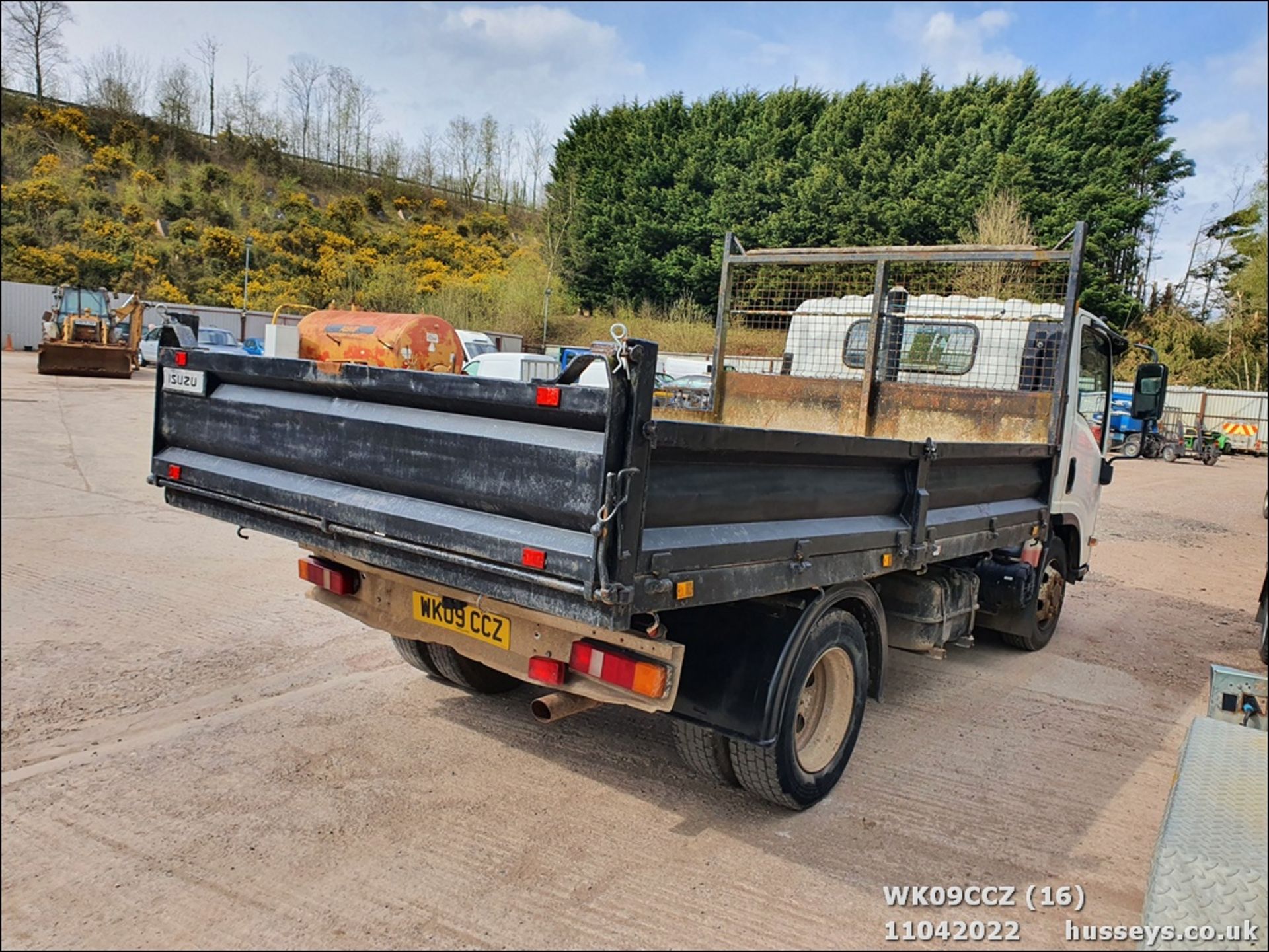 09/09 ISUZU TRUCKS NQR 70 - 5193cc 2dr Tipper (White, 205k) - Image 16 of 18