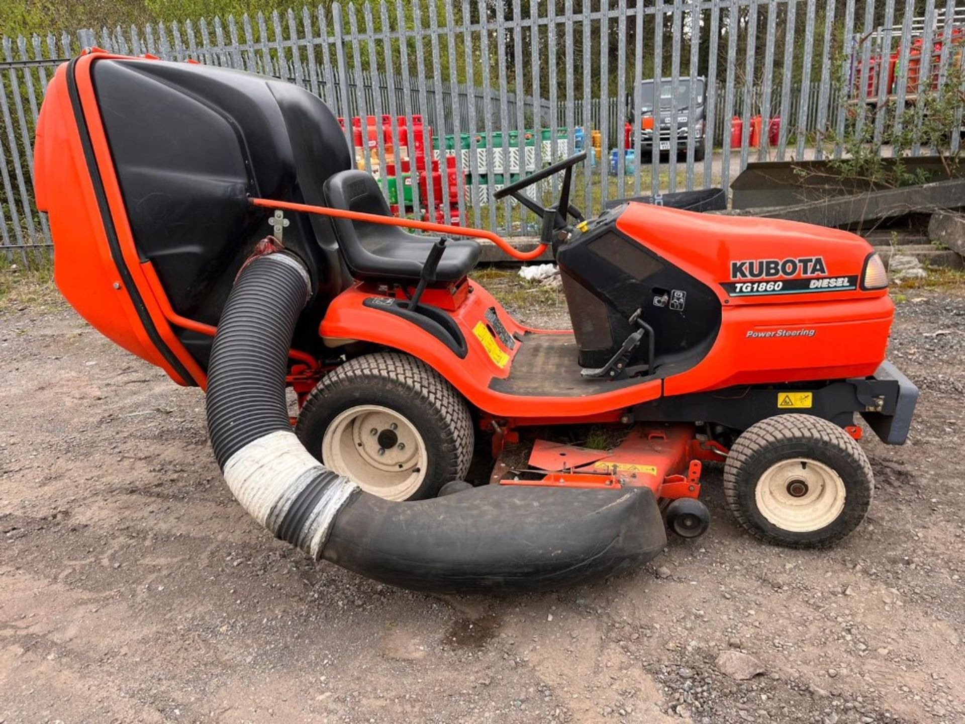 KUBOTA TG1860 DIESEL MOWER POWER STEERING CLAM SHELL COLLECTOR RDM - Image 3 of 7