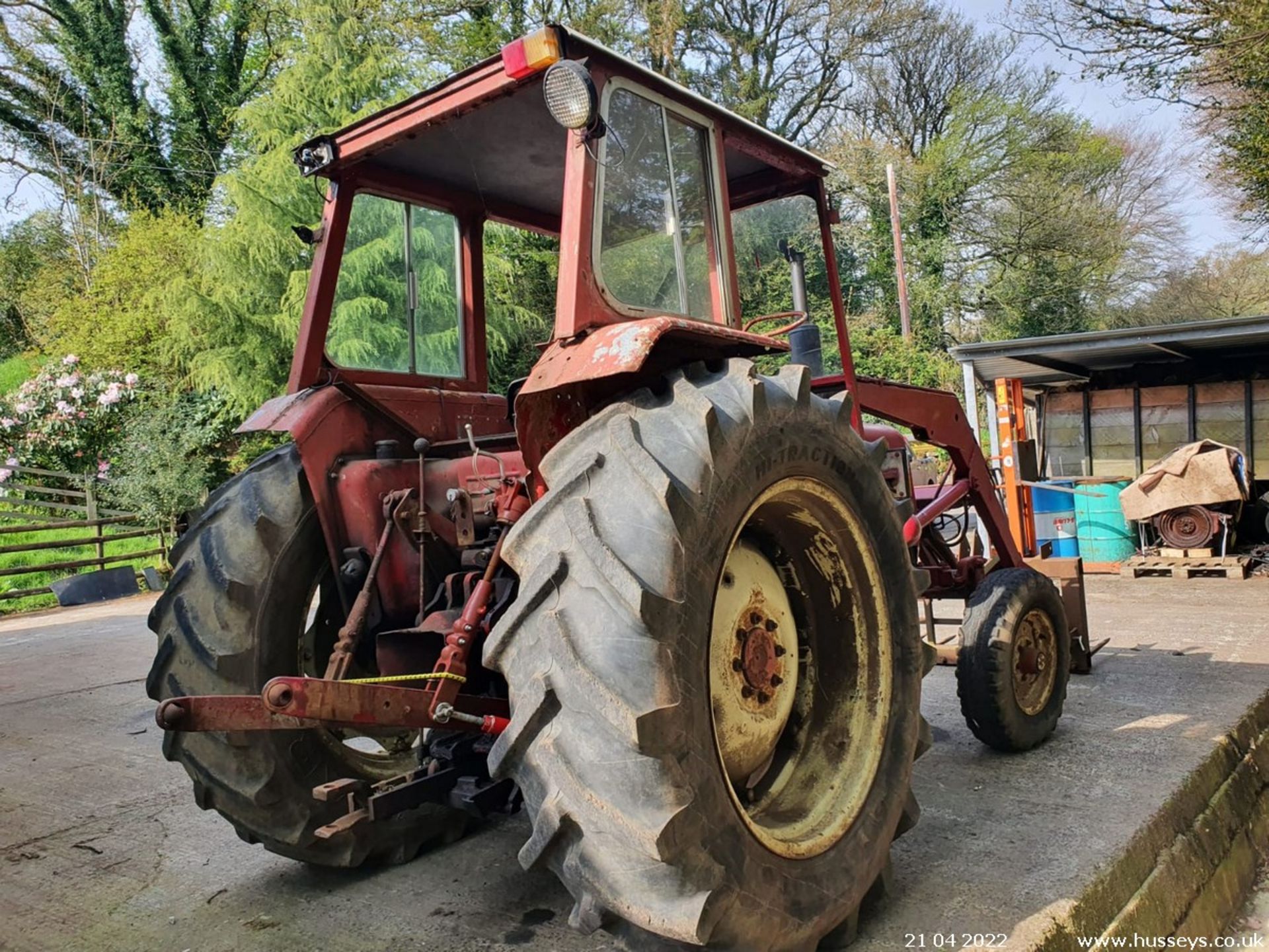 INTERNATIONAL 674 TRACTOR C.W LOADER - Image 7 of 10