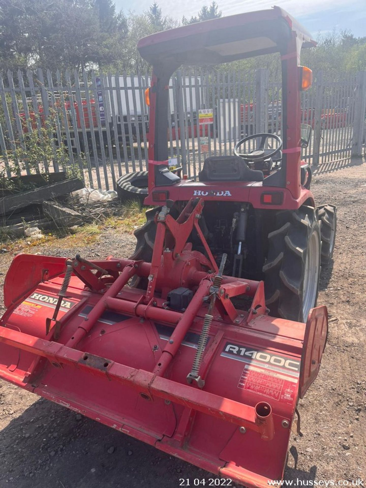 HONDA TX 20 COMPACT TRACTOR C.W ROTAVATOR SHOWING 892HRS RUNS DRIVES TINES TURN - Image 4 of 7