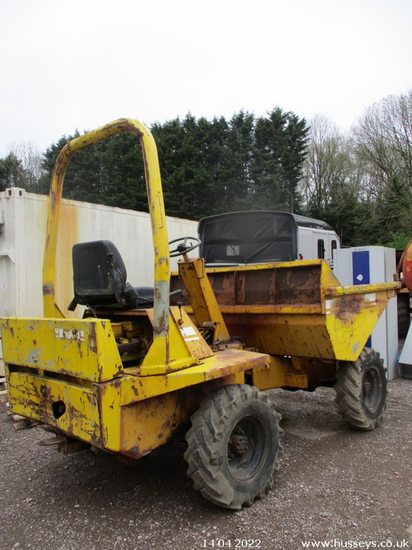 BENFORD 2 TON DUMPER (DRIVEN INTO PLACE) - Image 2 of 6