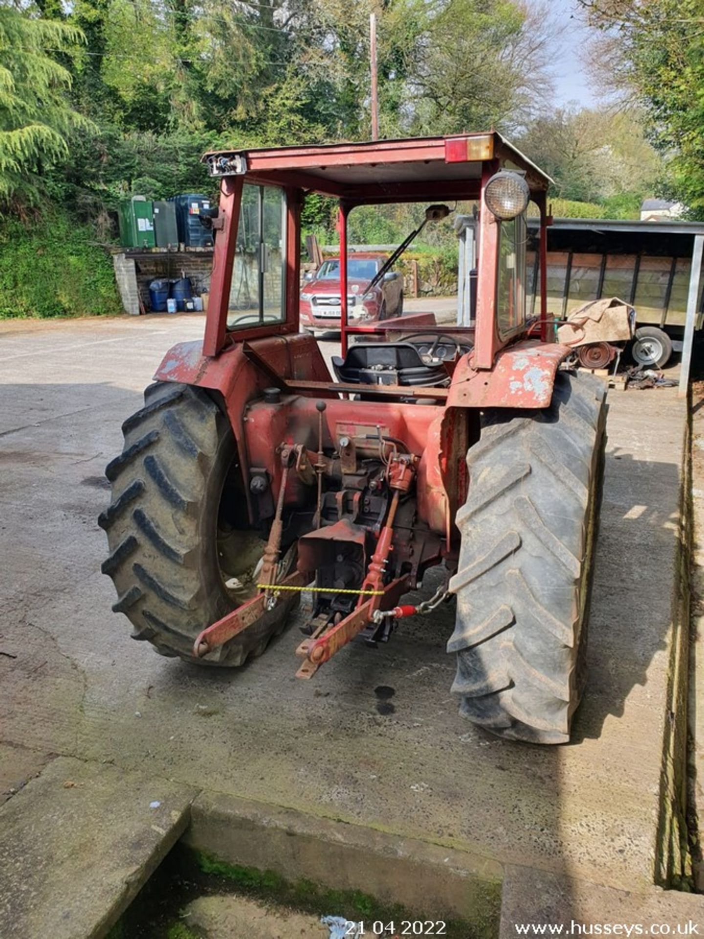 INTERNATIONAL 674 TRACTOR C.W LOADER - Image 6 of 10