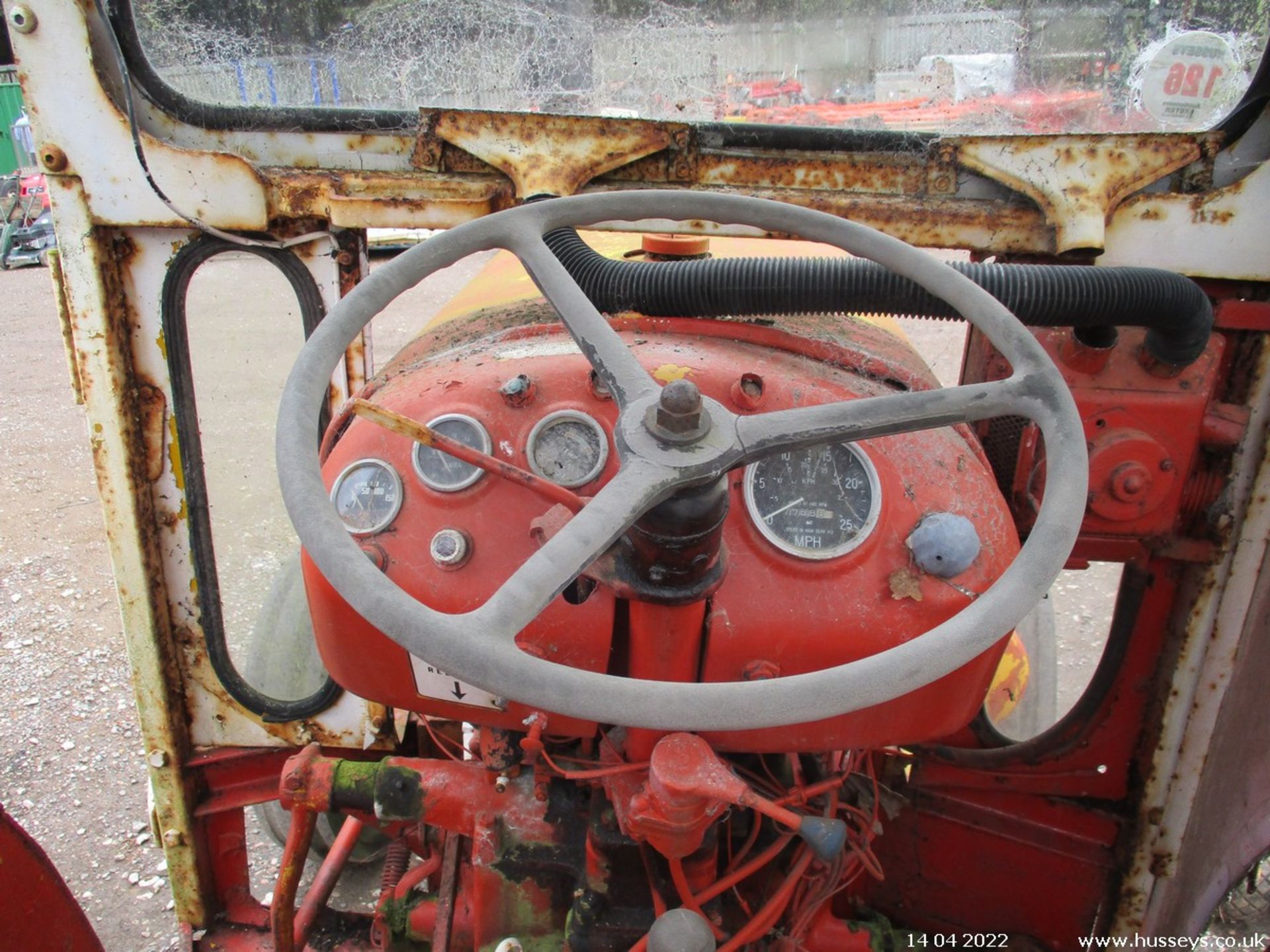 DAVID BROWN 990 TRACTOR - Image 7 of 8