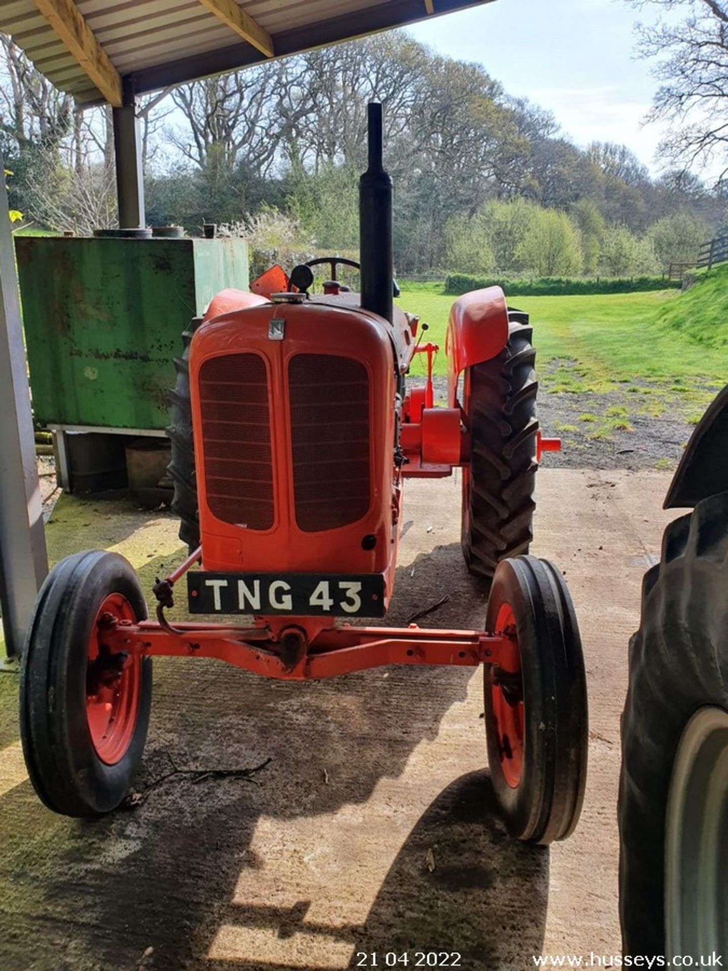 NUFFIELD VINTAGE TRACTOR - RECENTLY RESTORED BUT WON'T START - Image 2 of 4