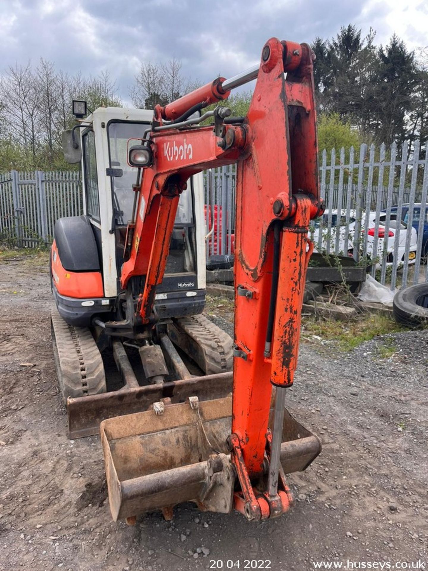 KUBOTA KX61-3 2009 C.W 3 BUCKETS & QUICK HITCH, BLACK & RED KEYS, RTD - Image 2 of 10