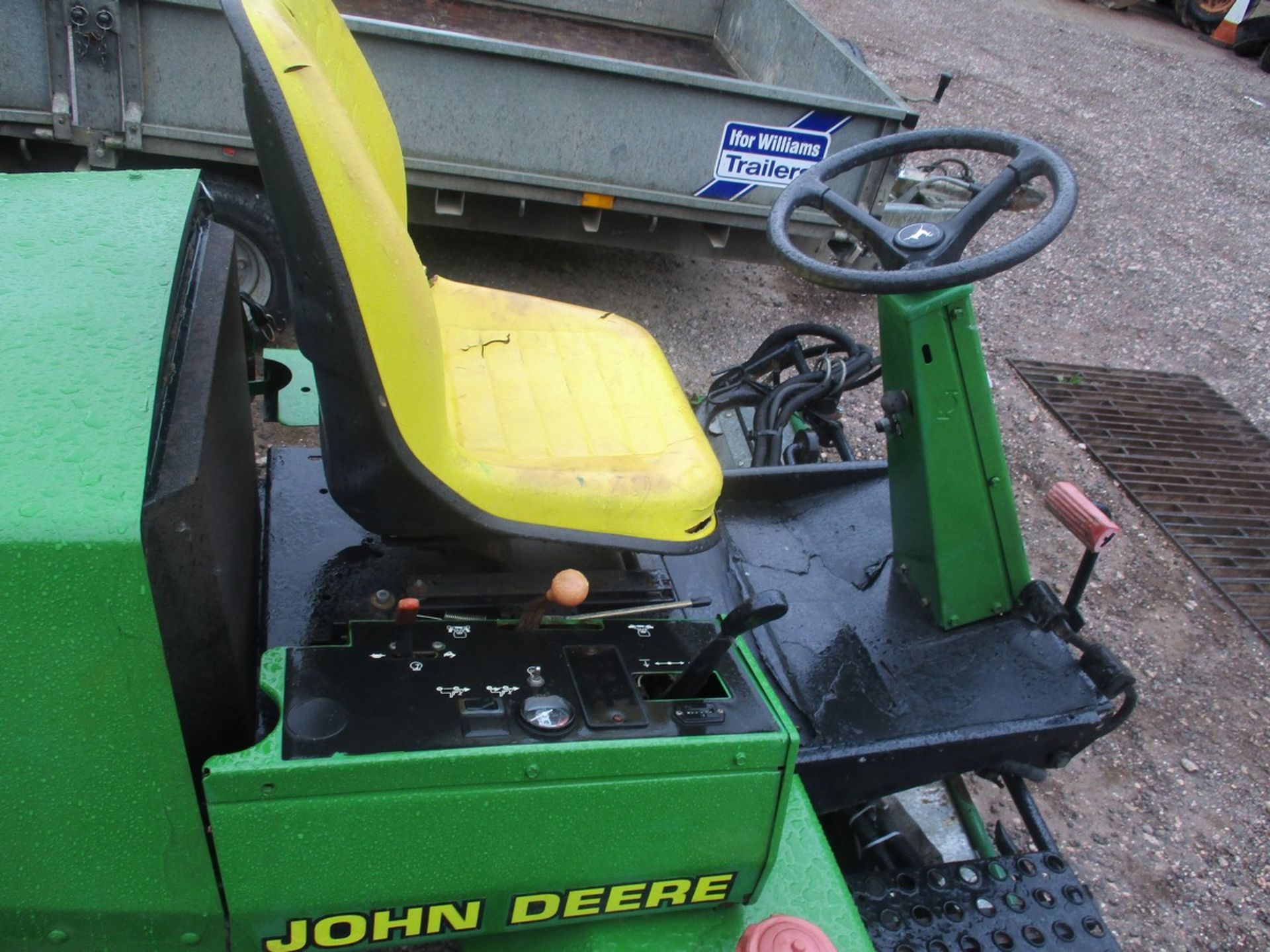 JOHN DEERE 3235A 5 GANG MOWER - Image 4 of 5