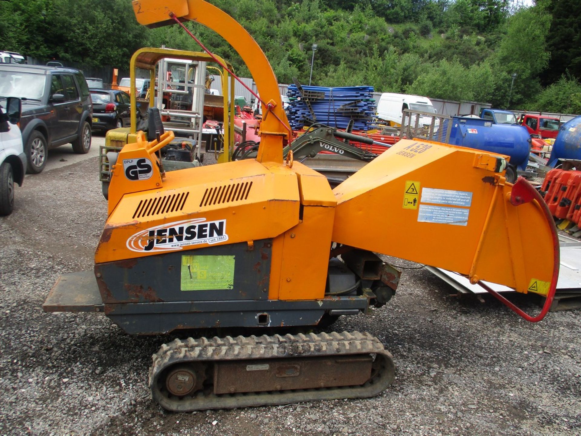 JENSEN A528 TRACKED CHIPPER C.W SPARE BLADES & REMOTE FOR WINCH