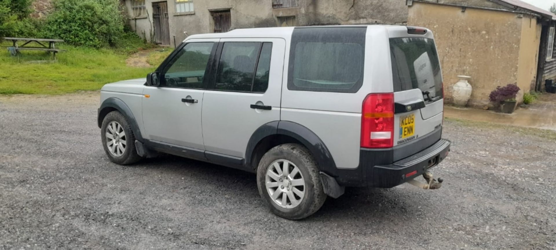 05/05 LAND ROVER DISCOVERY 3 TDV6 SE AUTO - 2720cc 5dr Estate (Silver) - Image 4 of 4