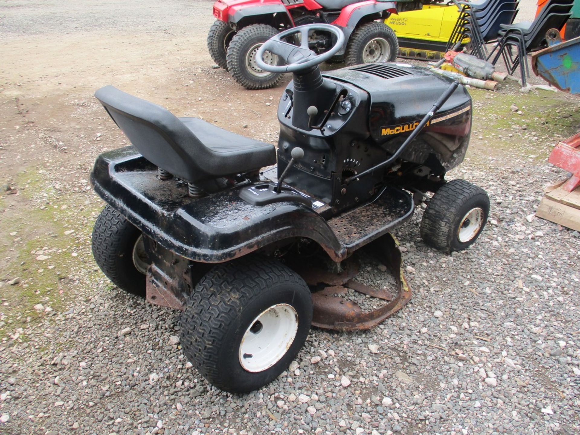 MCCULLOCH RIDE ON MOWER - Image 4 of 5