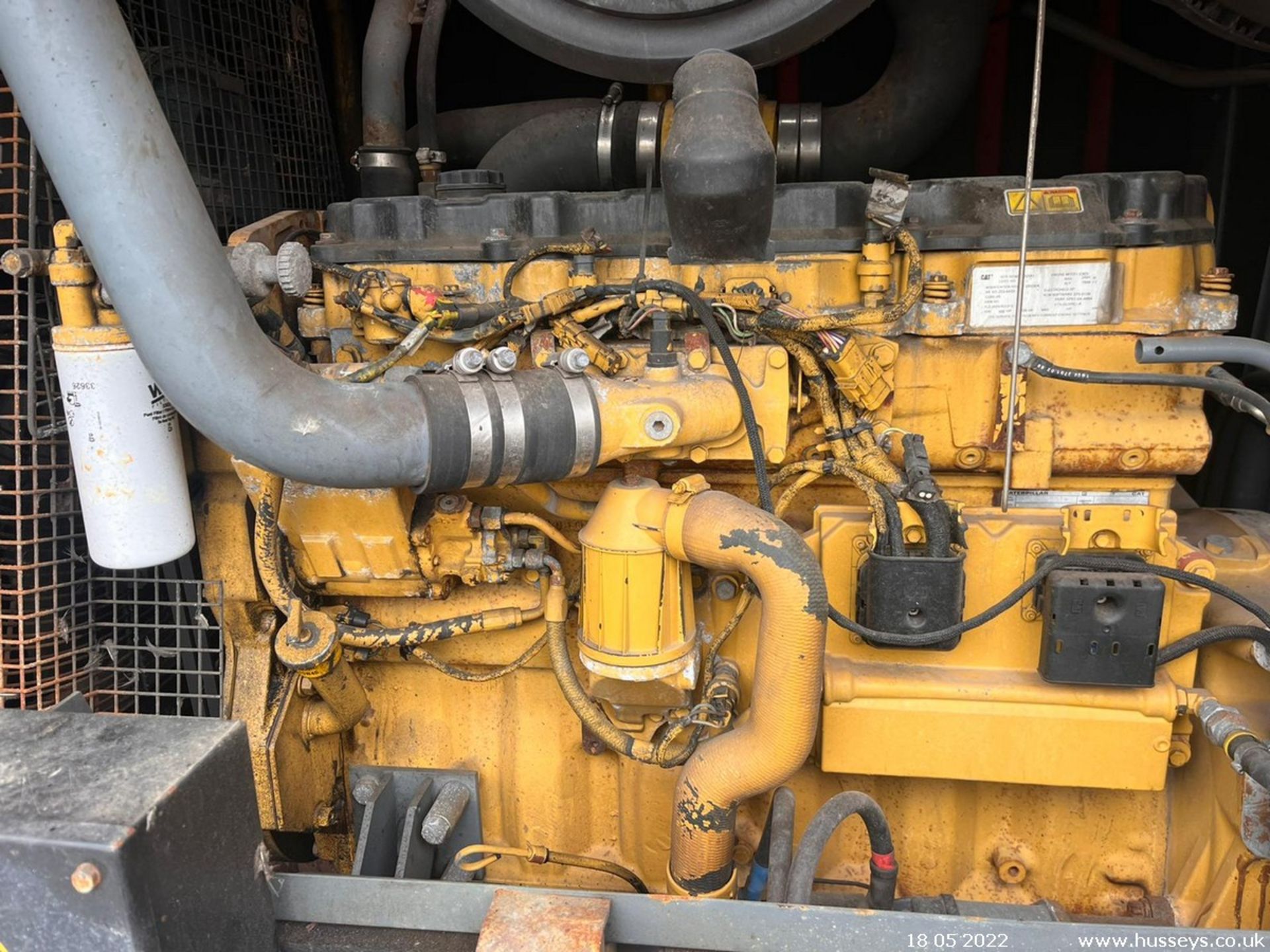 ATLAS COPCO XAHS426CD COMPRESSOR CAT DIESEL ENGINE BIG AIR 900 CFM RMA (THE ONSITE FORKLIFT WILL NO - Image 6 of 7