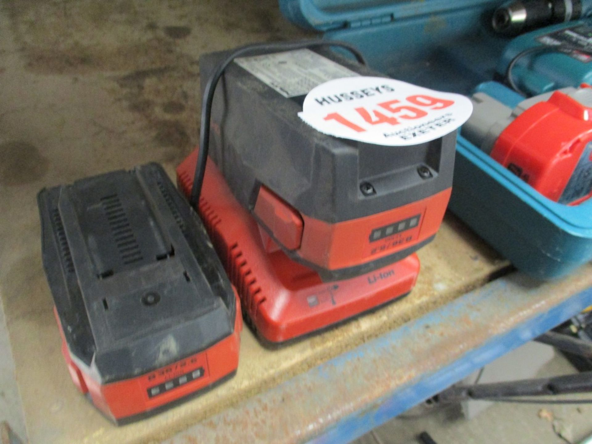 PR OF HILTI BATTERIES C.W CHARGER