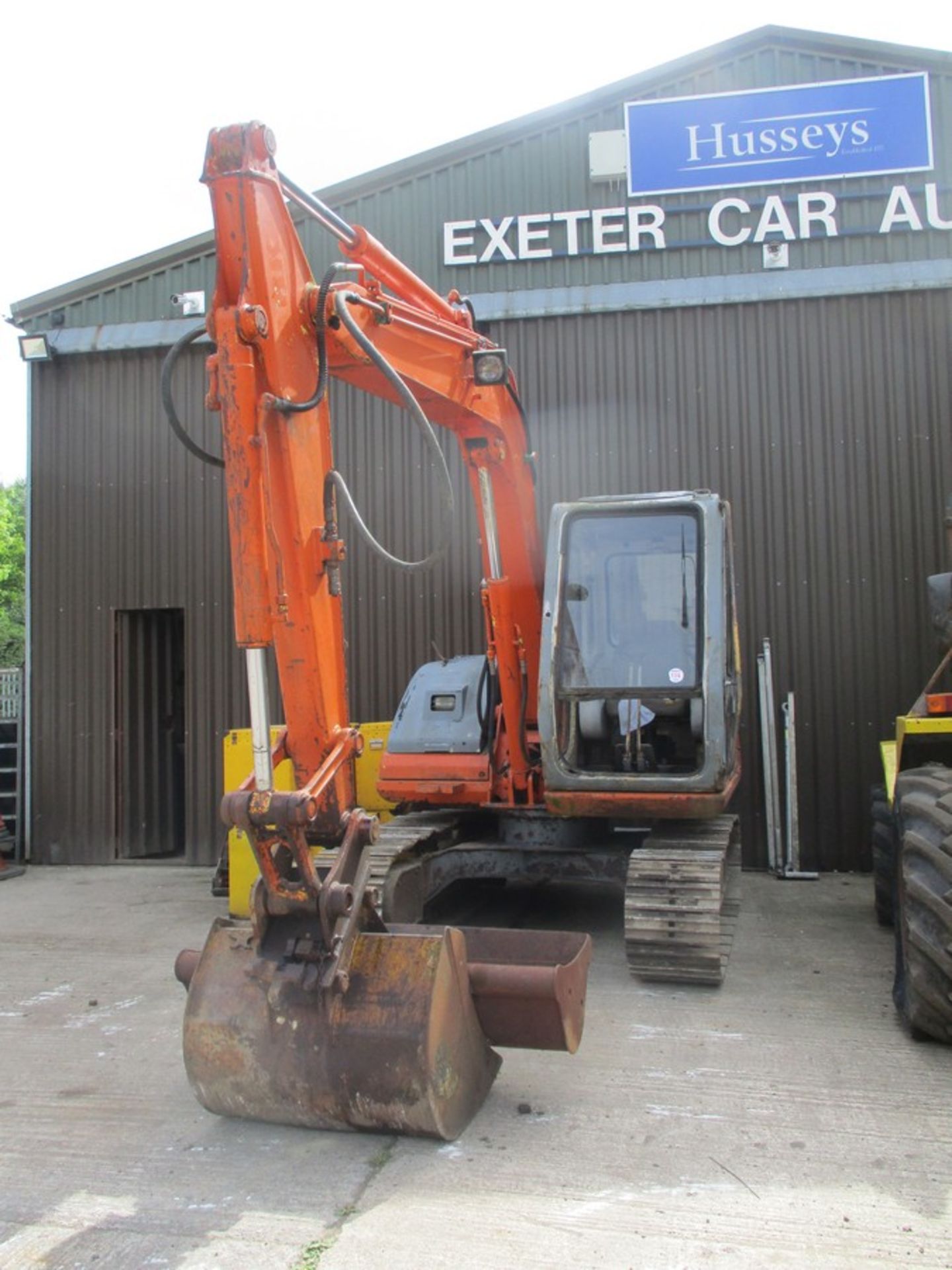 SUMITOMO 7 TON EXCAVATOR C.W 2 BUCKETS SHOWING 5635HRS - Image 3 of 11