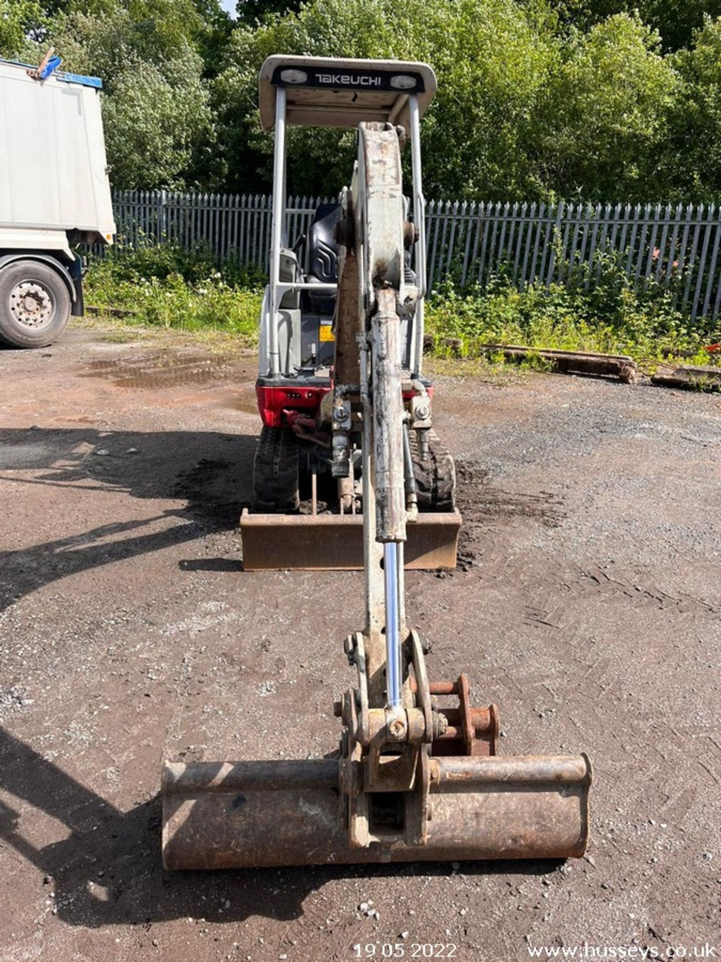 TAKEUCHI TB216 MINIDIGGER 2015 C.W 2 BUCKETS QUICK HITCH 3392HRS EXPANDING TRACKS 2 SPEED TRACKING - Image 3 of 7