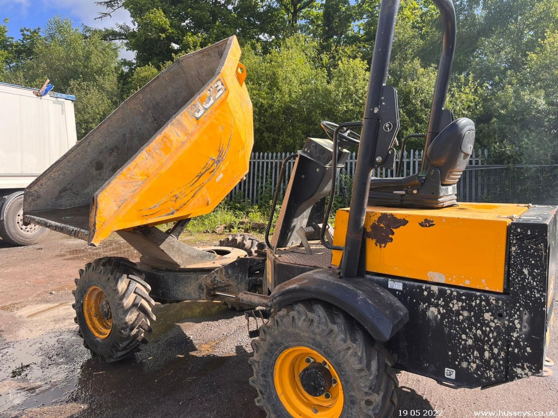 JCB 3 TON SWIVEL SKIP DUMPER 2016 KUBOTA ENGINE MANUAL GEARBOX RDT - Image 4 of 13