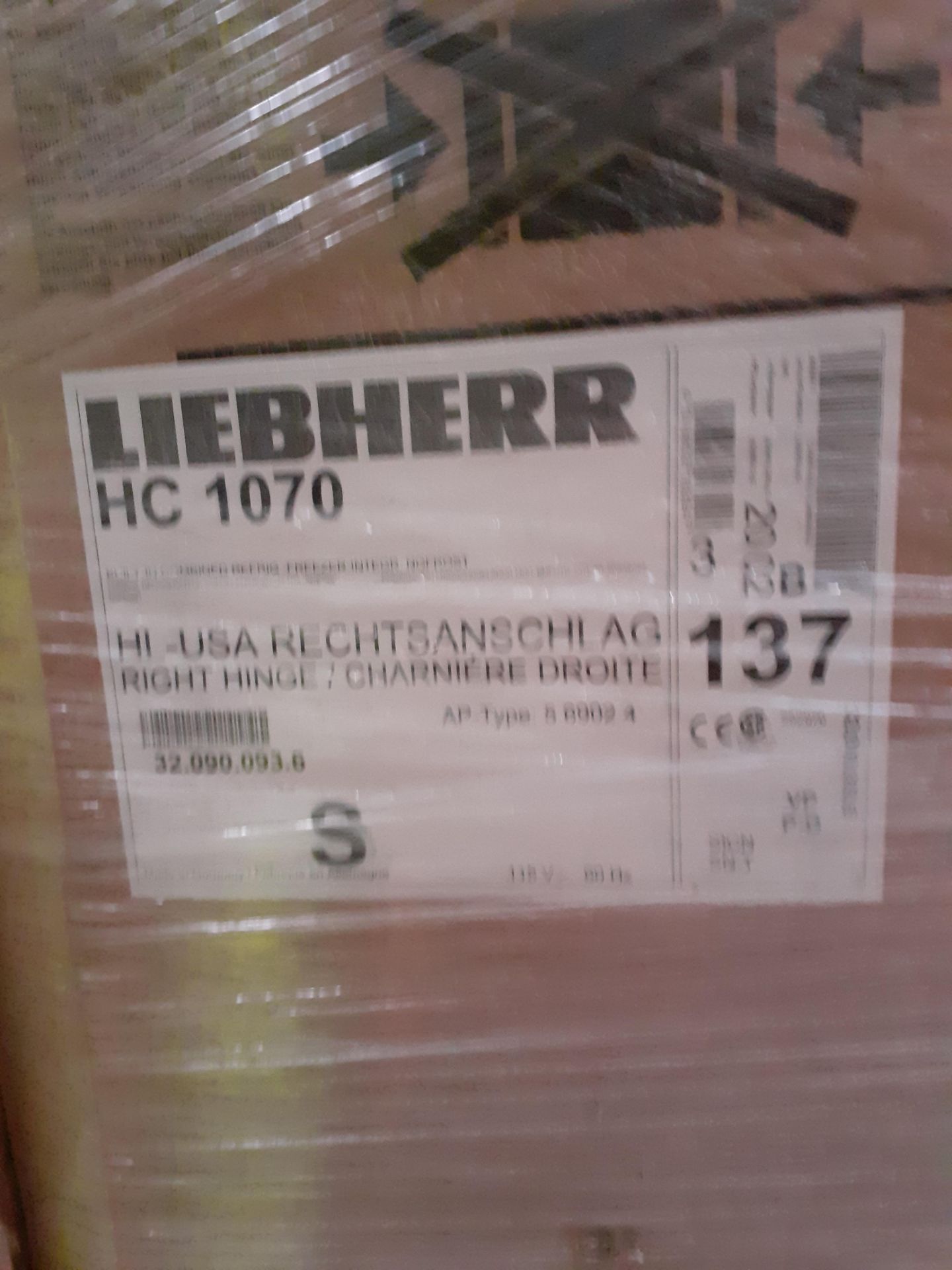 LIEBHERR Built in combined fridge freezer with a right hand hinge 1500V 60Hz HC1070 252976 (Qnty: 1) - Image 3 of 4