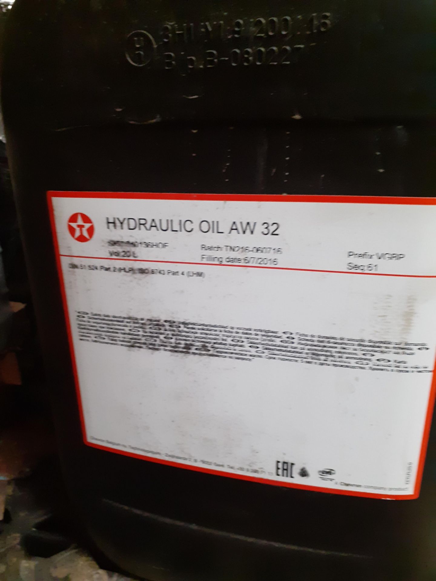 Texaco Hydraulic Oil AW32 20L (Manufacture date: 2017) (Qnty: 4) - Image 3 of 3