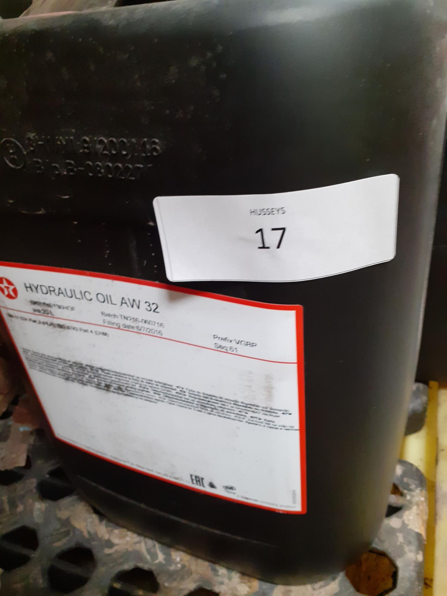 Texaco Hydraulic Oil AW32 20L (Manufacture date: 2017) (Qnty: 3)