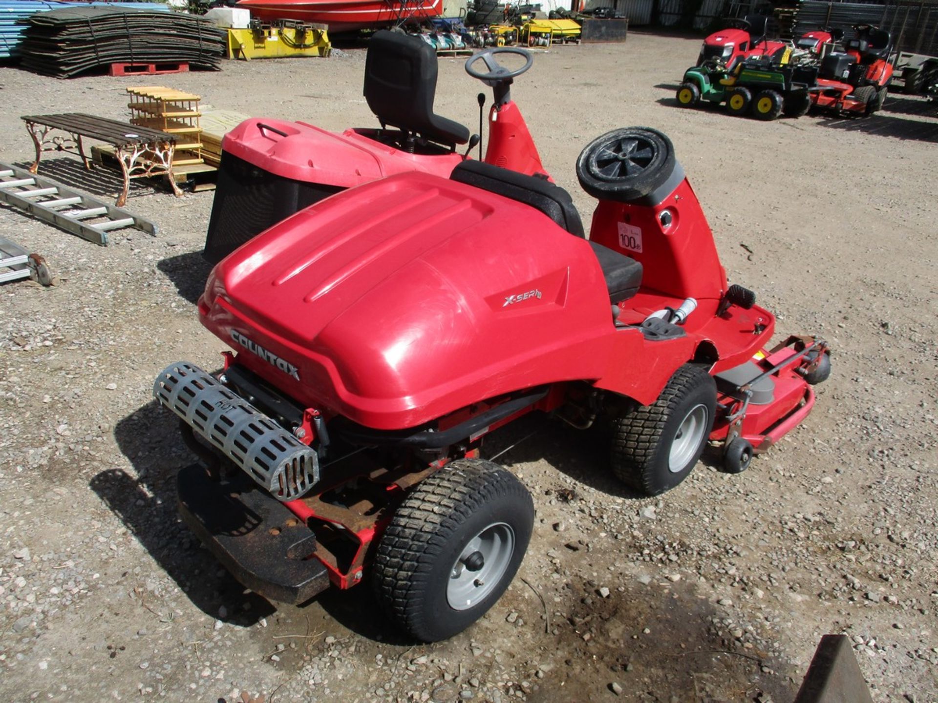 COUNTAX OUTFRONT RIDE ON MOWER - Image 3 of 5