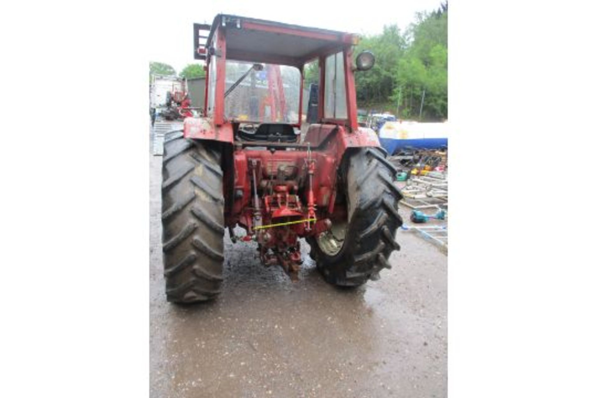 INTERNATIONAL 674 2WD LOADER TRACTOR - Image 5 of 6