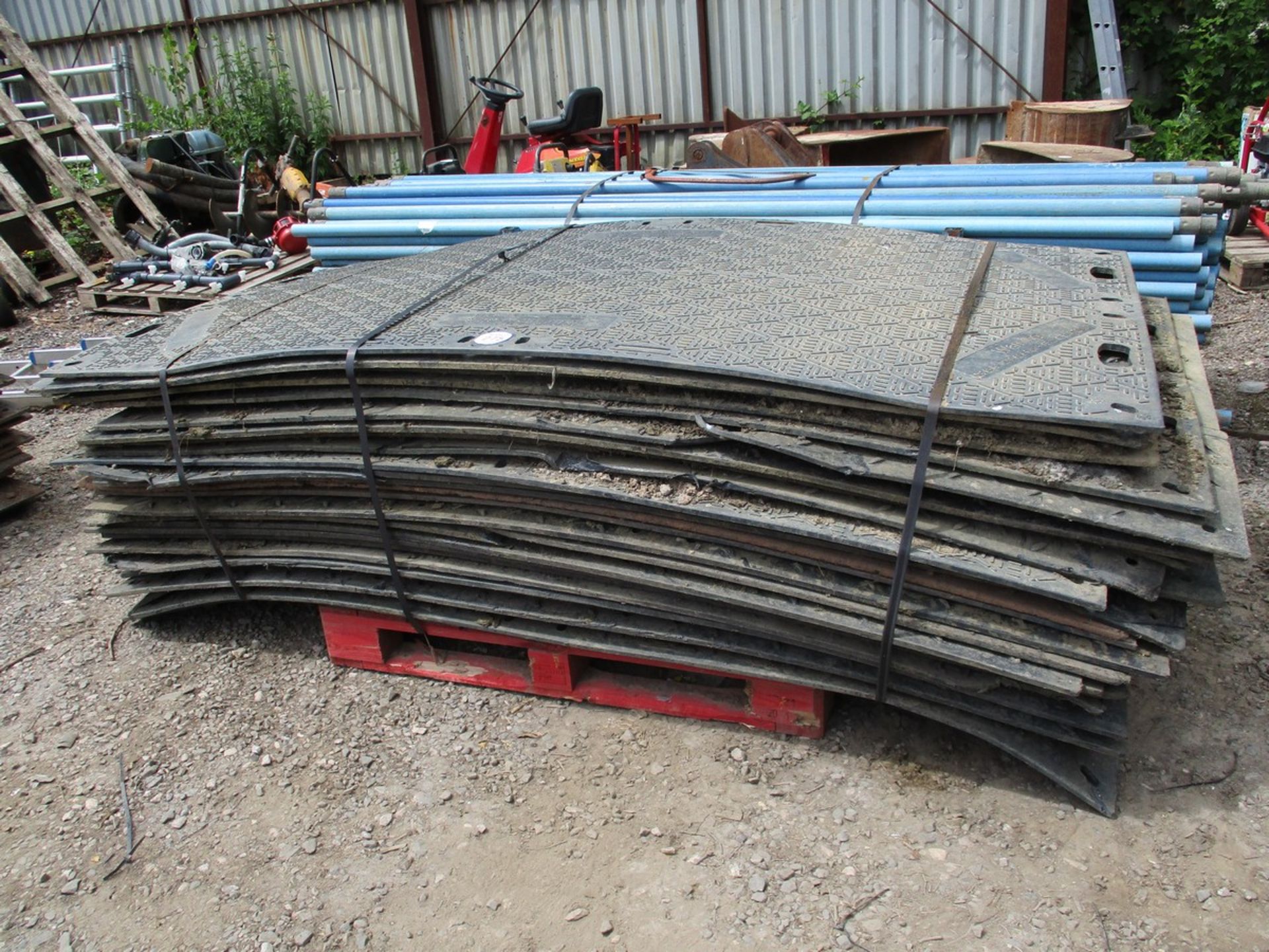 PALLET OF APPROX 26 ISOTRACK MATS