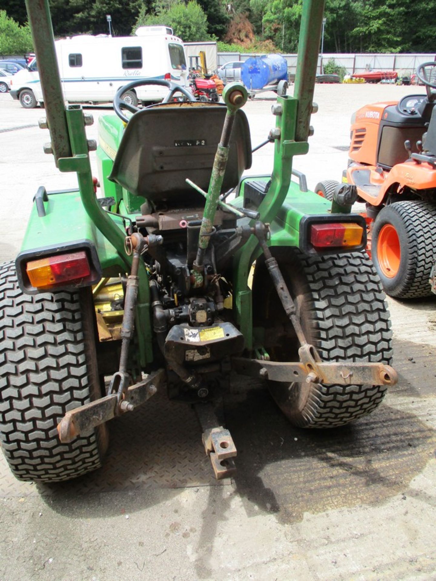 JOHN DEERE 855 COMPACT TRACTOR C.W 72" MID MOUNTED DECK & 3 POINT LINKAGE. 1306HRS SHOWING. C.W V5 - Image 4 of 9