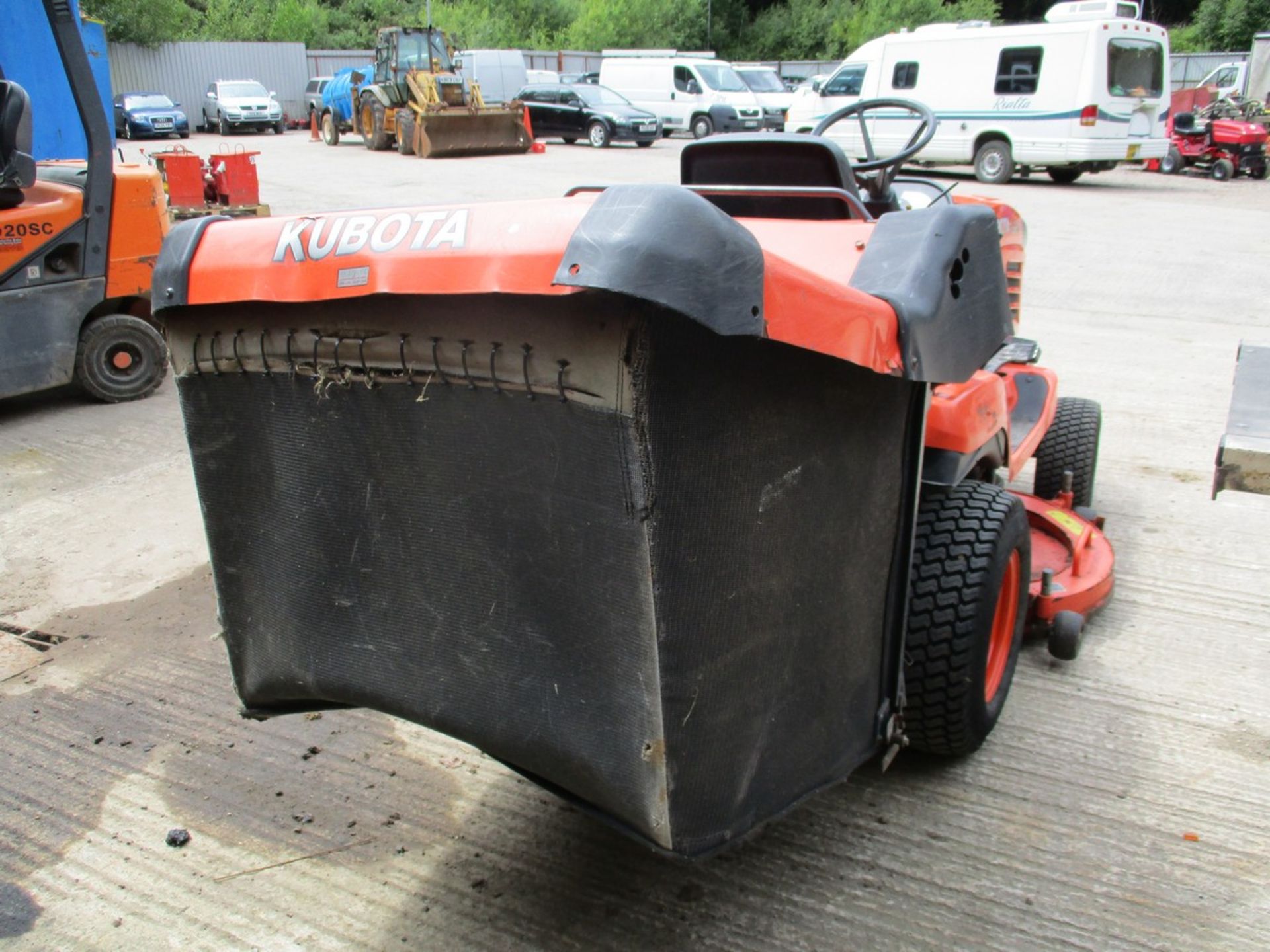 KUBOTA G26 DIESEL RIDE ON MOWER. 639HRS SHOWING. C.W V5 - Image 4 of 7