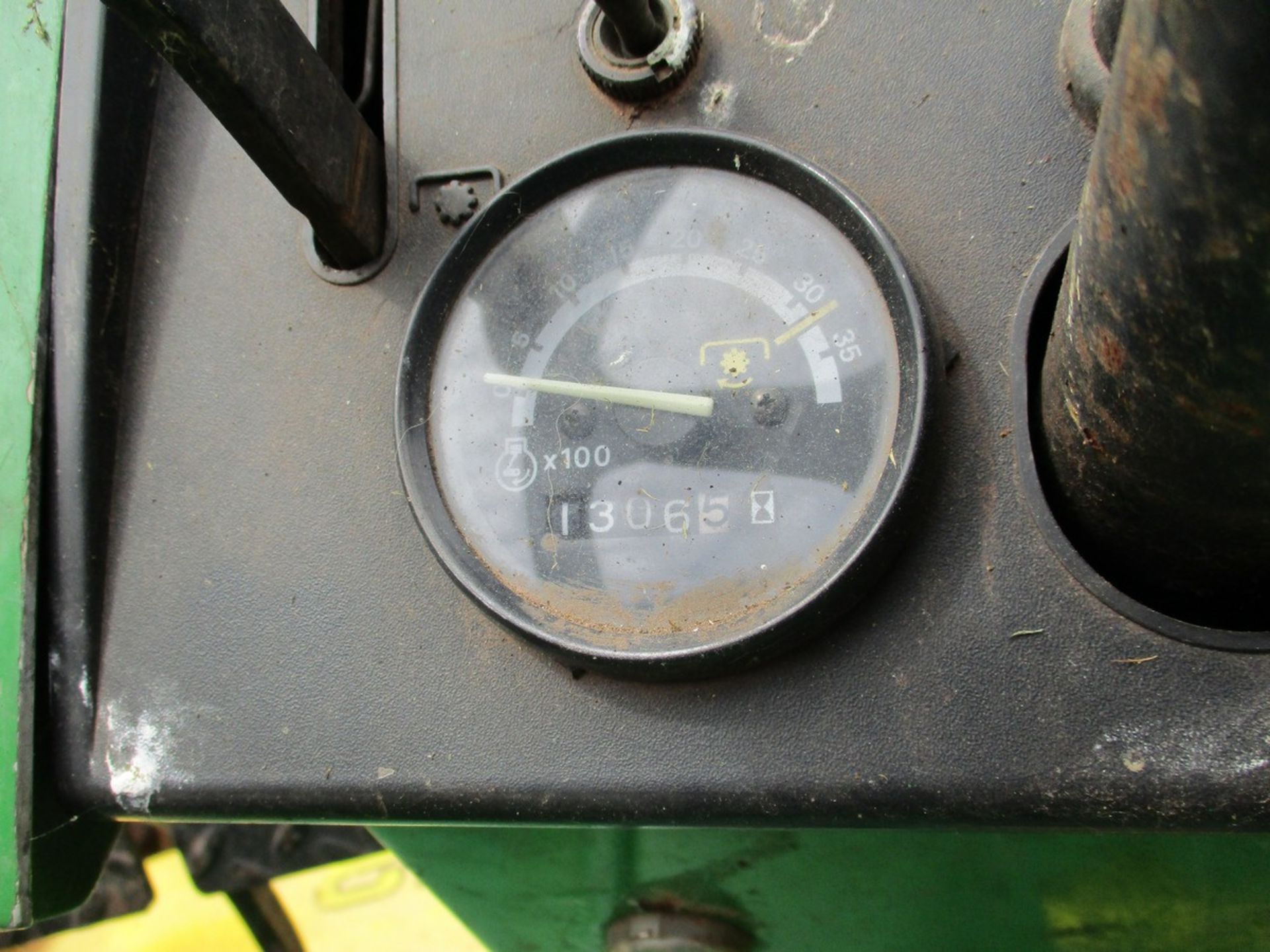 JOHN DEERE 855 COMPACT TRACTOR C.W 72" MID MOUNTED DECK & 3 POINT LINKAGE. 1306HRS SHOWING. C.W V5 - Image 7 of 9