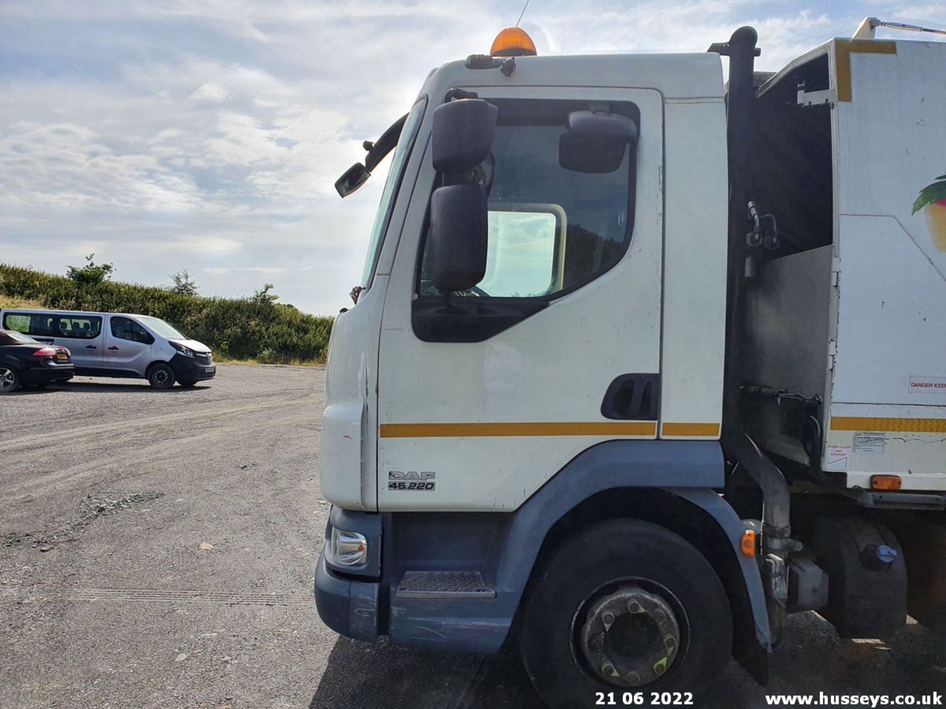 12/12 DAF TRUCKS LF REFUSE VEHICLE - 6692cc 2dr (White) - Image 14 of 24