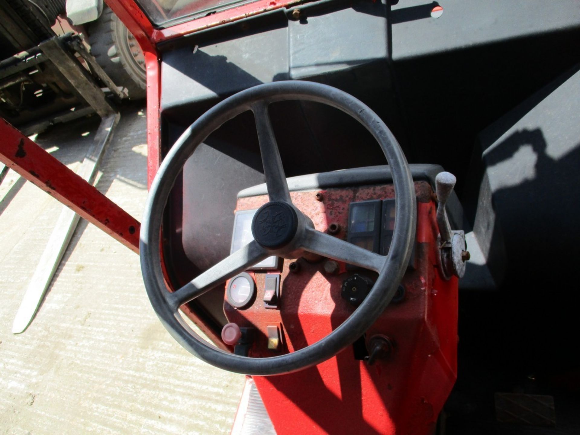 ANTONIO CARRARO REVERSE DRIVE COMPACT TRACTOR - Image 9 of 9