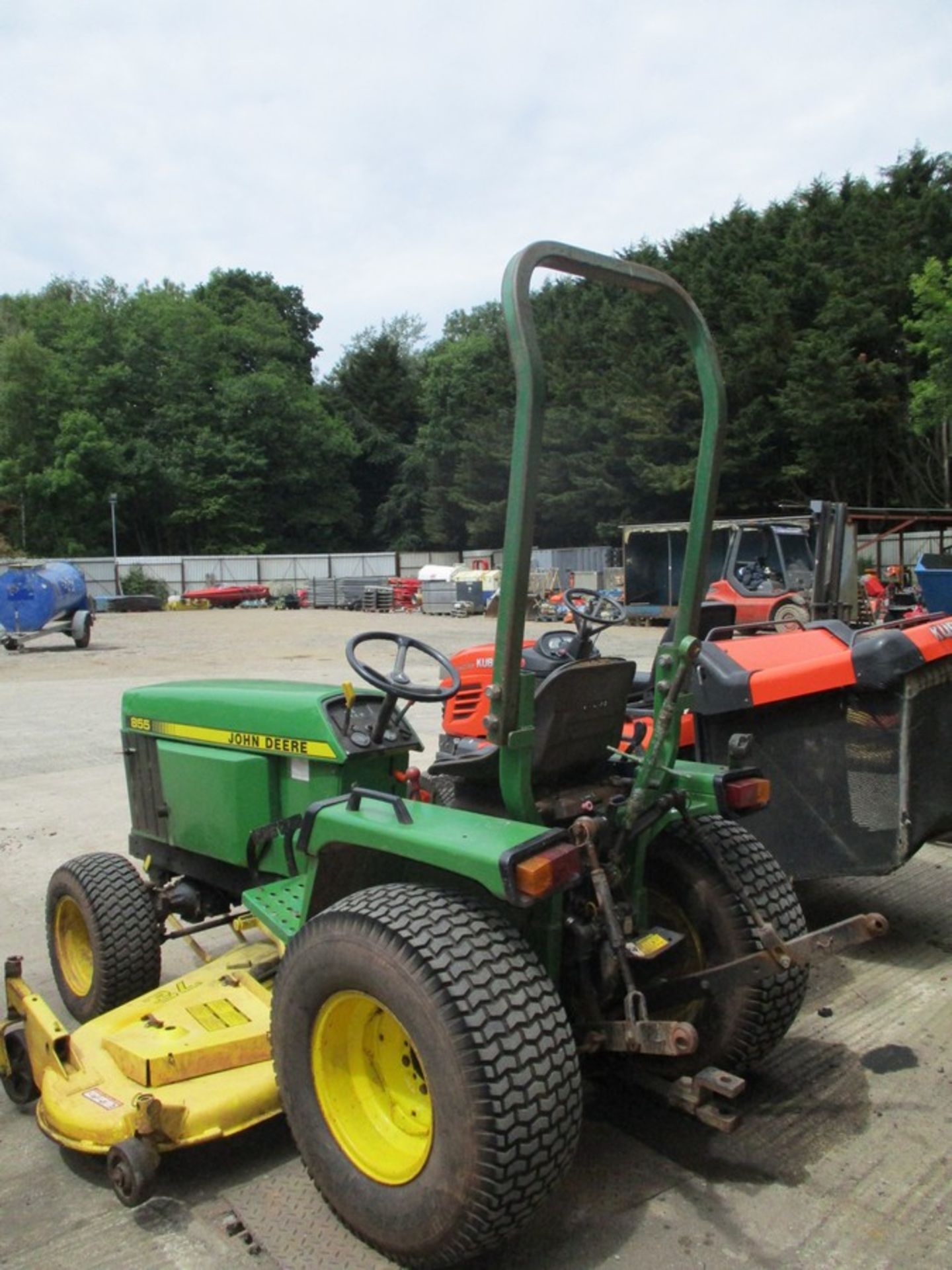 JOHN DEERE 855 COMPACT TRACTOR C.W 72" MID MOUNTED DECK & 3 POINT LINKAGE. 1306HRS SHOWING. C.W V5 - Image 3 of 9