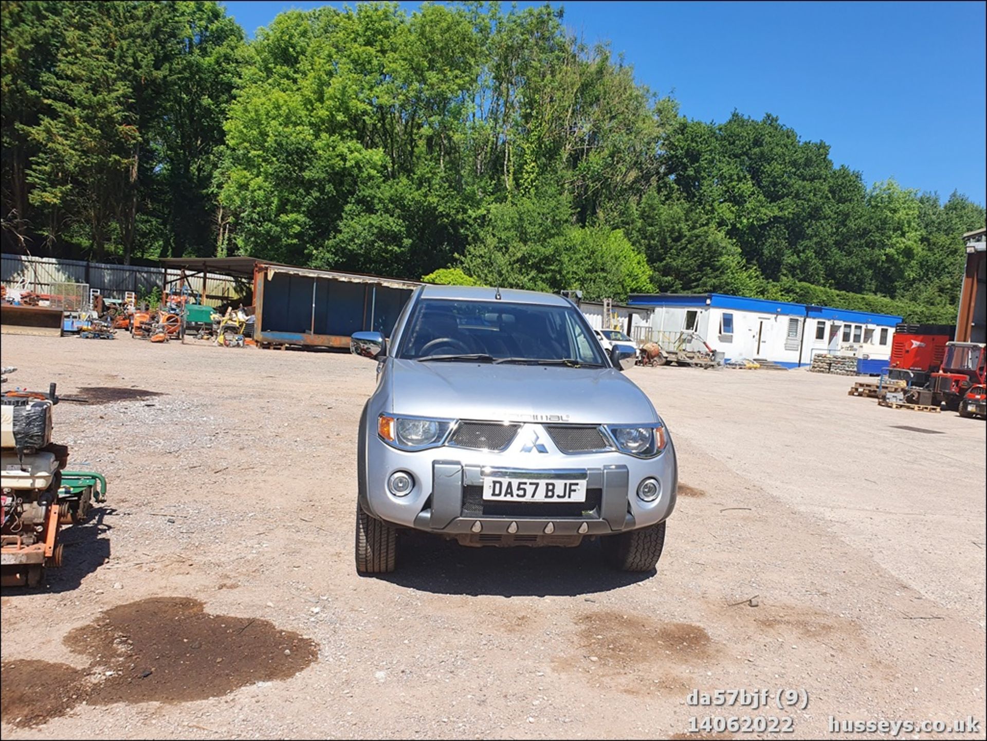 07/57 MITSUBISHI L200 ANIMAL DI-D D/C - 2477cc 4dr 4x4 (Silver, 96k) - Image 9 of 26