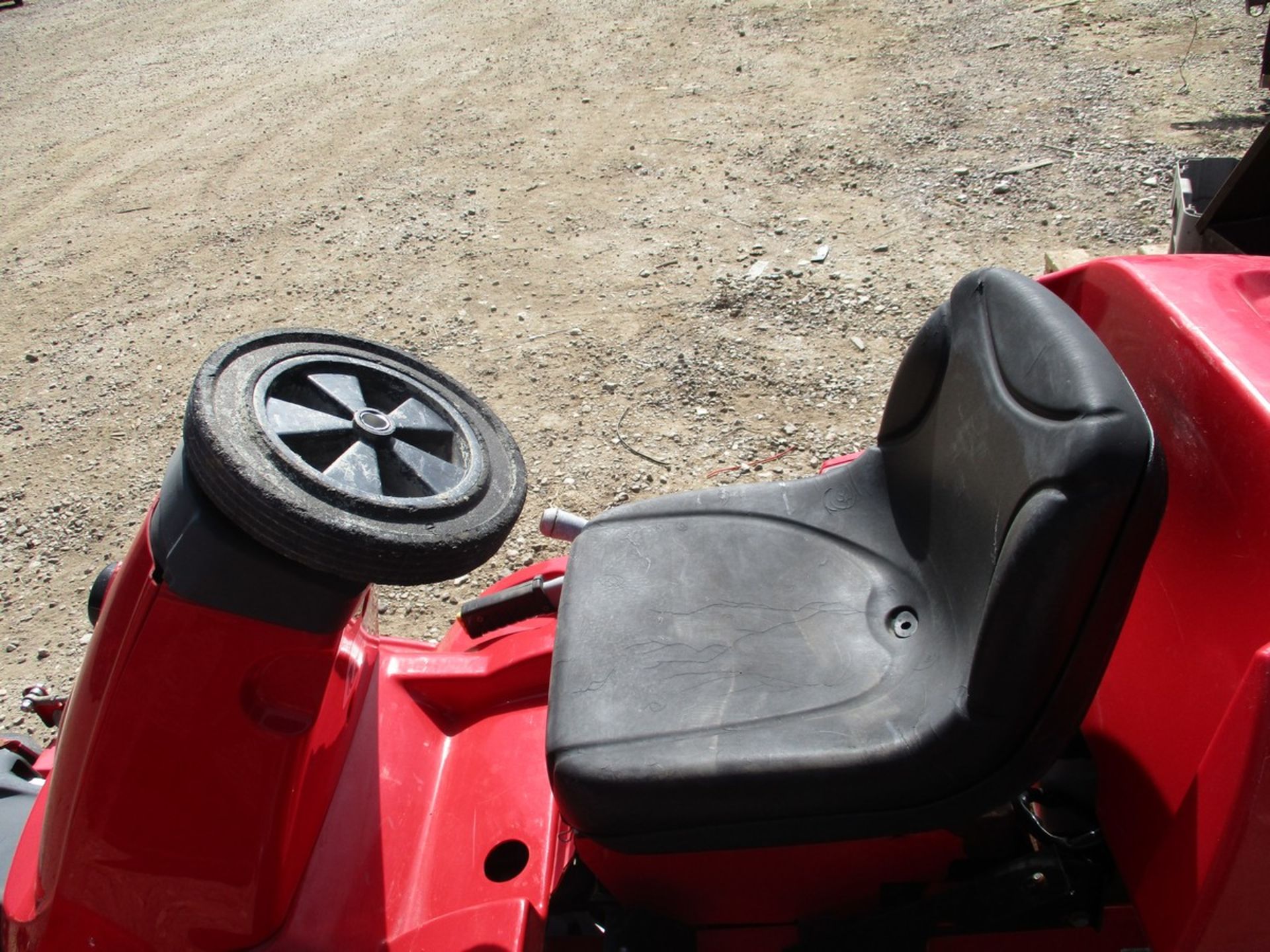 COUNTAX OUTFRONT RIDE ON MOWER - Image 5 of 5