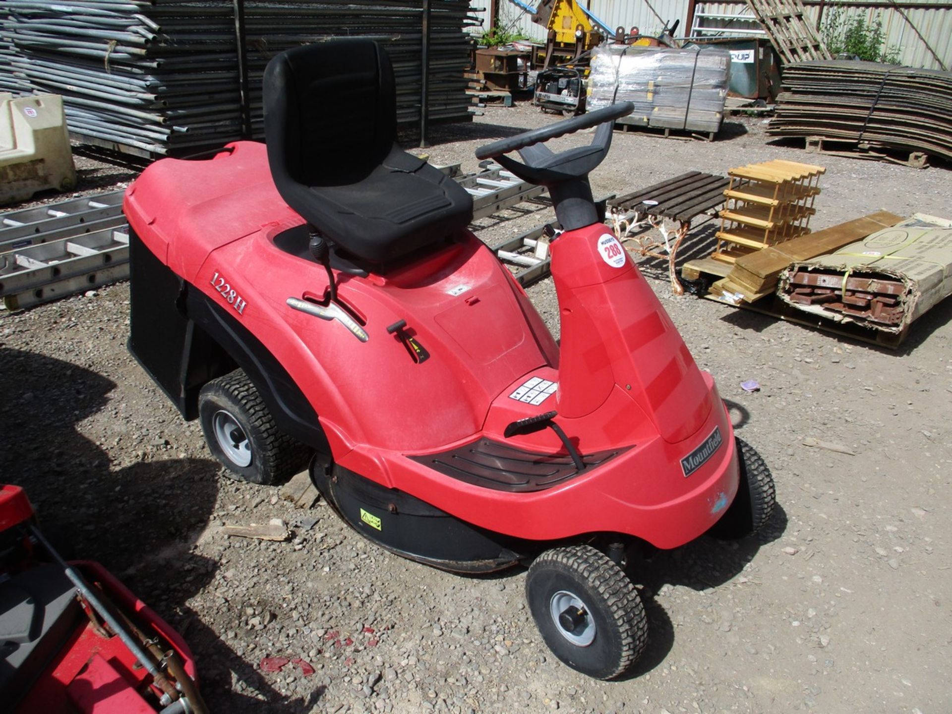 MOUNTFIELD RIDE ON MOWER